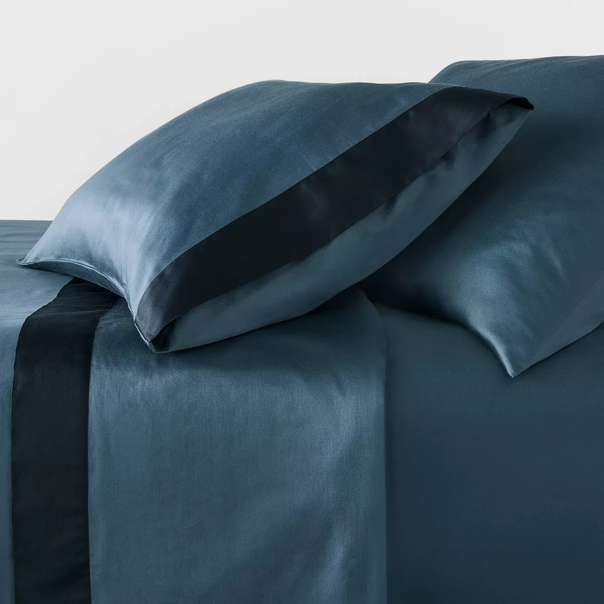 300 Thread Count Contrast Border Sheet Set Blue - Threshold™ designed with Studio McGee | Target