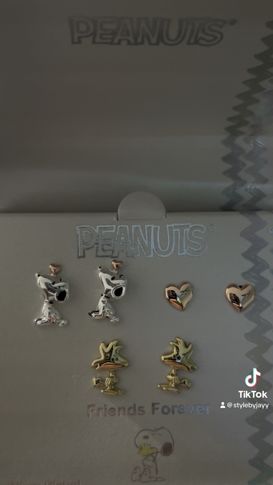 PEANUTS Snoopy and Woodstock earrings🥹🤍

#LTKHoliday #LTKHolidaySale #LTKGiftGuide