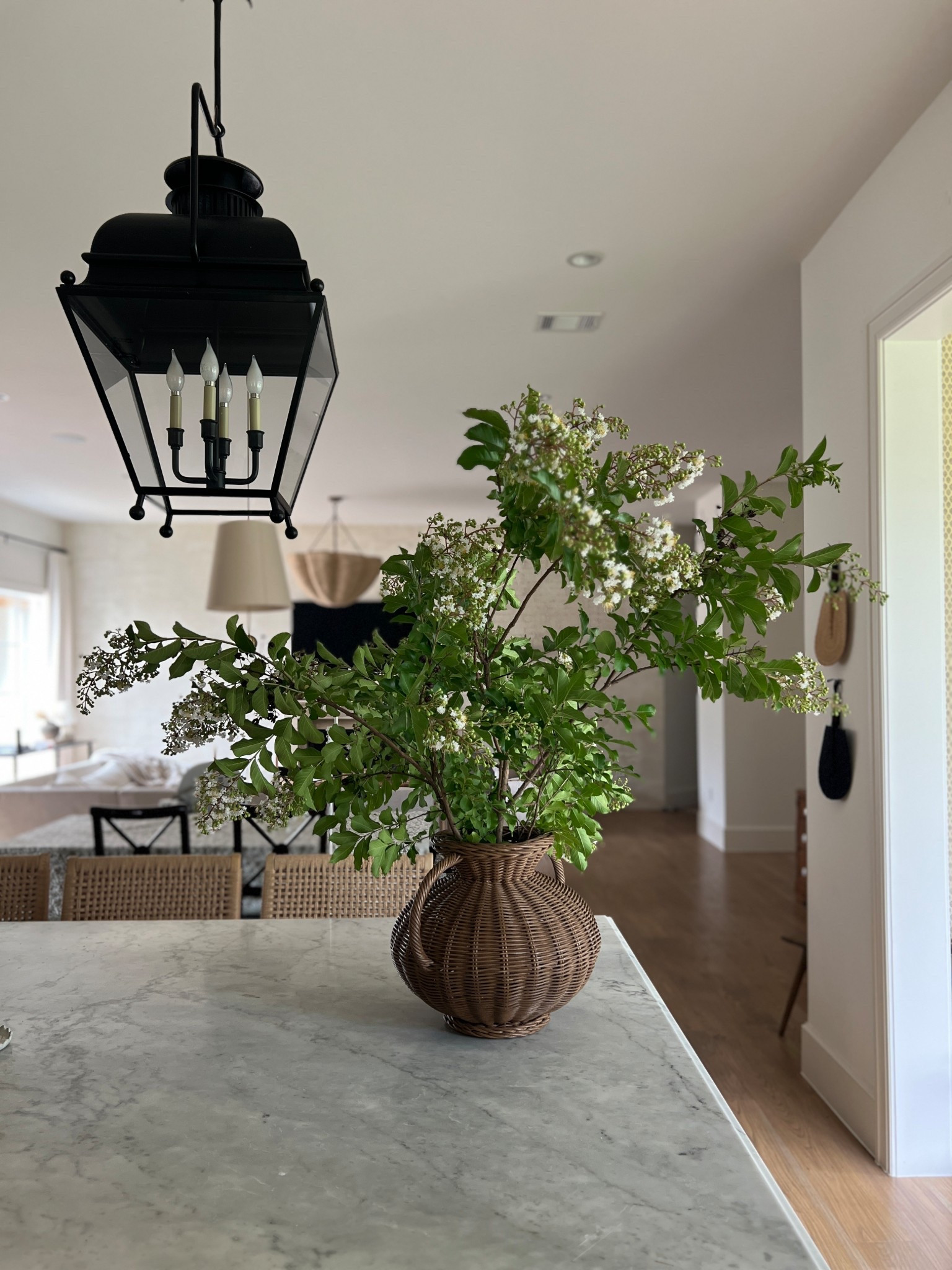 My favorite new vase is 30# off for the Memorial Day sale

Kitchen
Kitchen light
Vase
Home decor
Interior design
Memorial Day sale


#LTKHome #LTKSeasonal #LTKSaleAlert