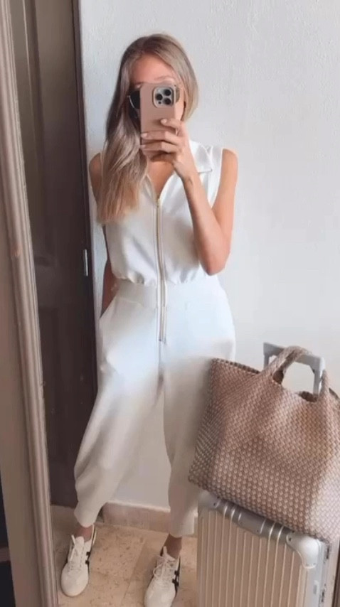 Comfy and stylish travel/airport outfit
This Varley jumpsuit is so soft and these shoes are very comfortable, perfect for traveling!
Fits true to size
Wearing size small



#LTKSeasonal #LTKStyleTip #LTKTravel