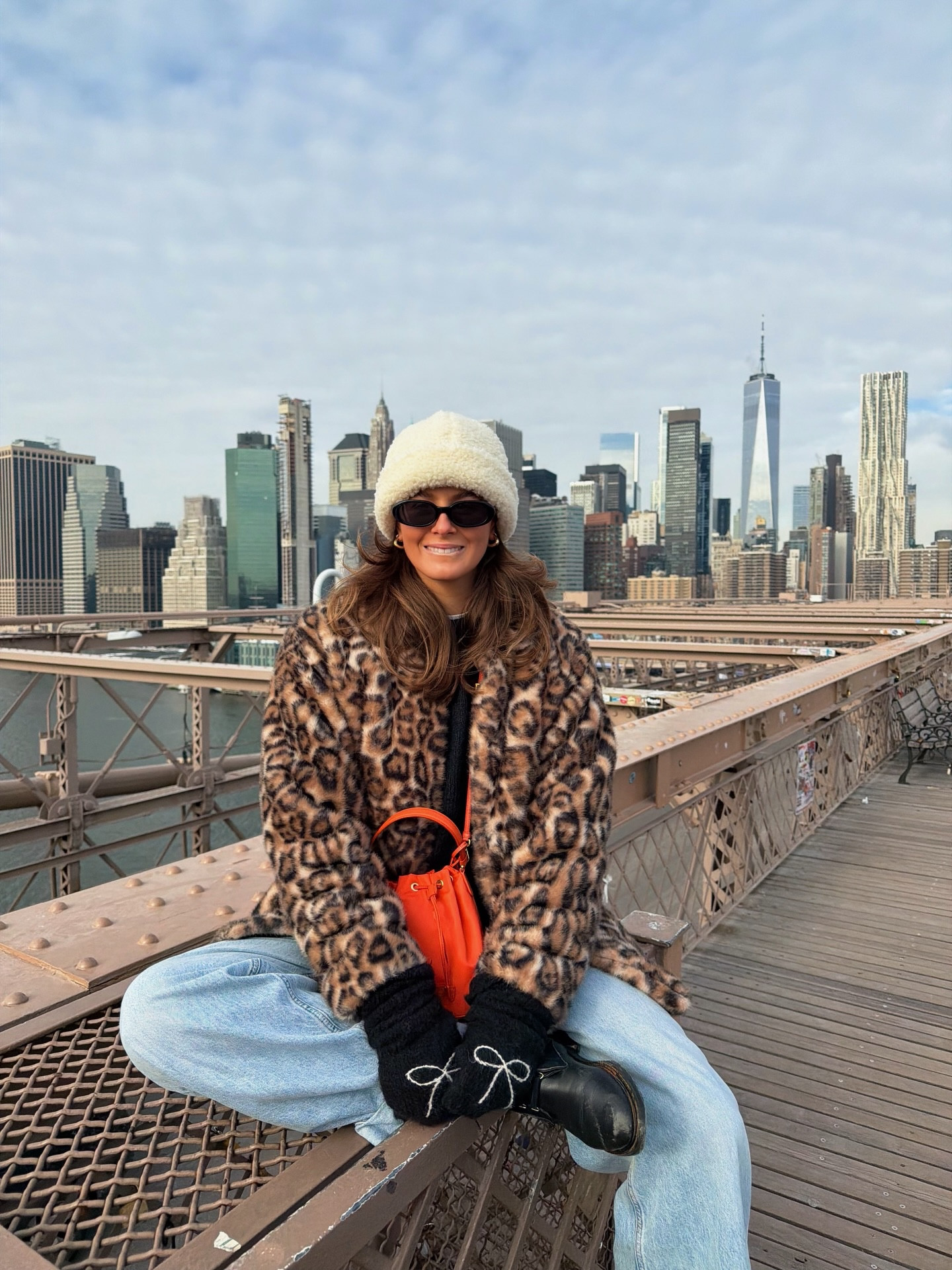touch down in the land of dan humphrey🌁🌤️🥯💛😛

#nyc #brooklyn #brooklynbridge #gossipgirl