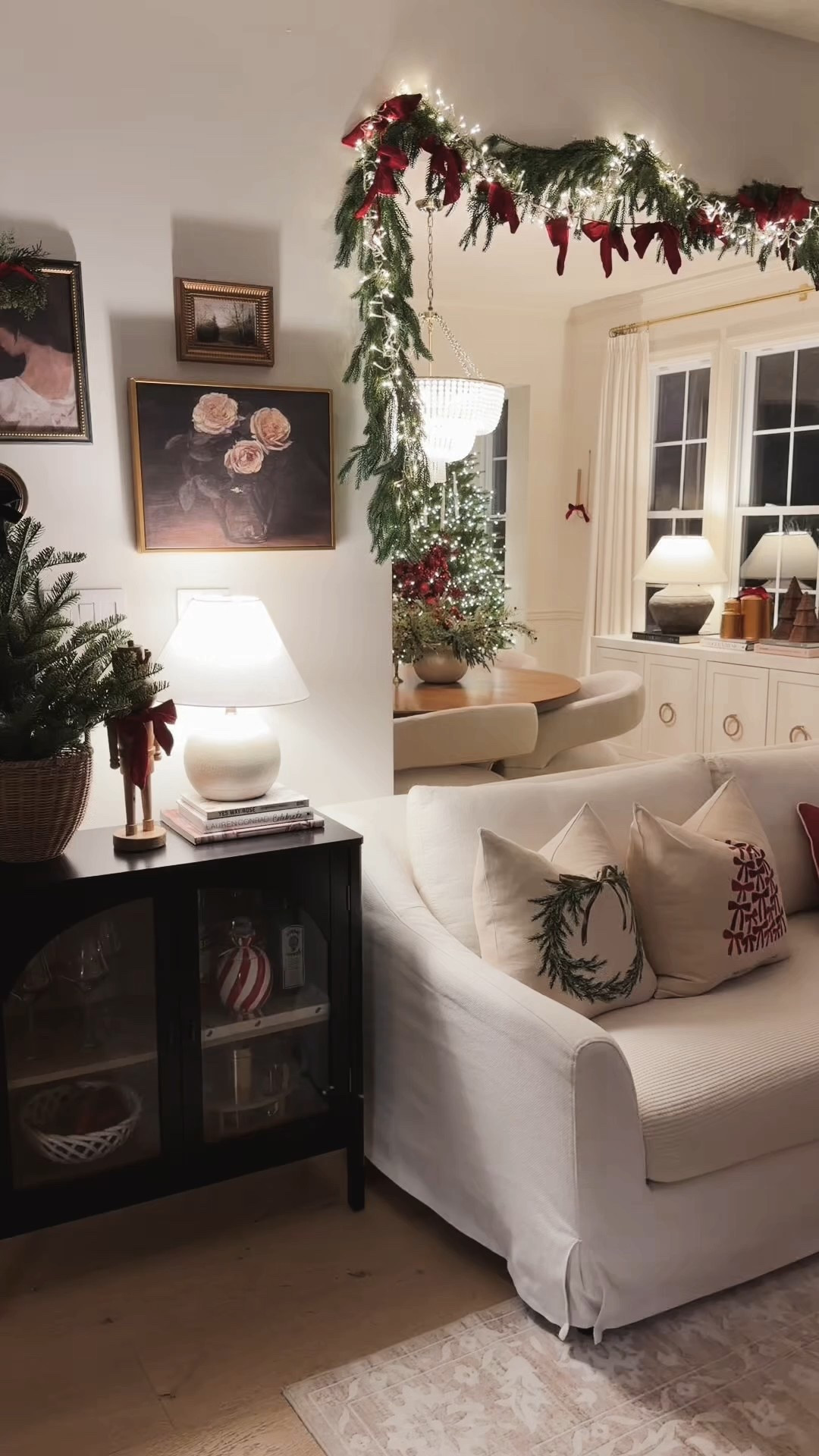 Christmas decor, classic Christmas 