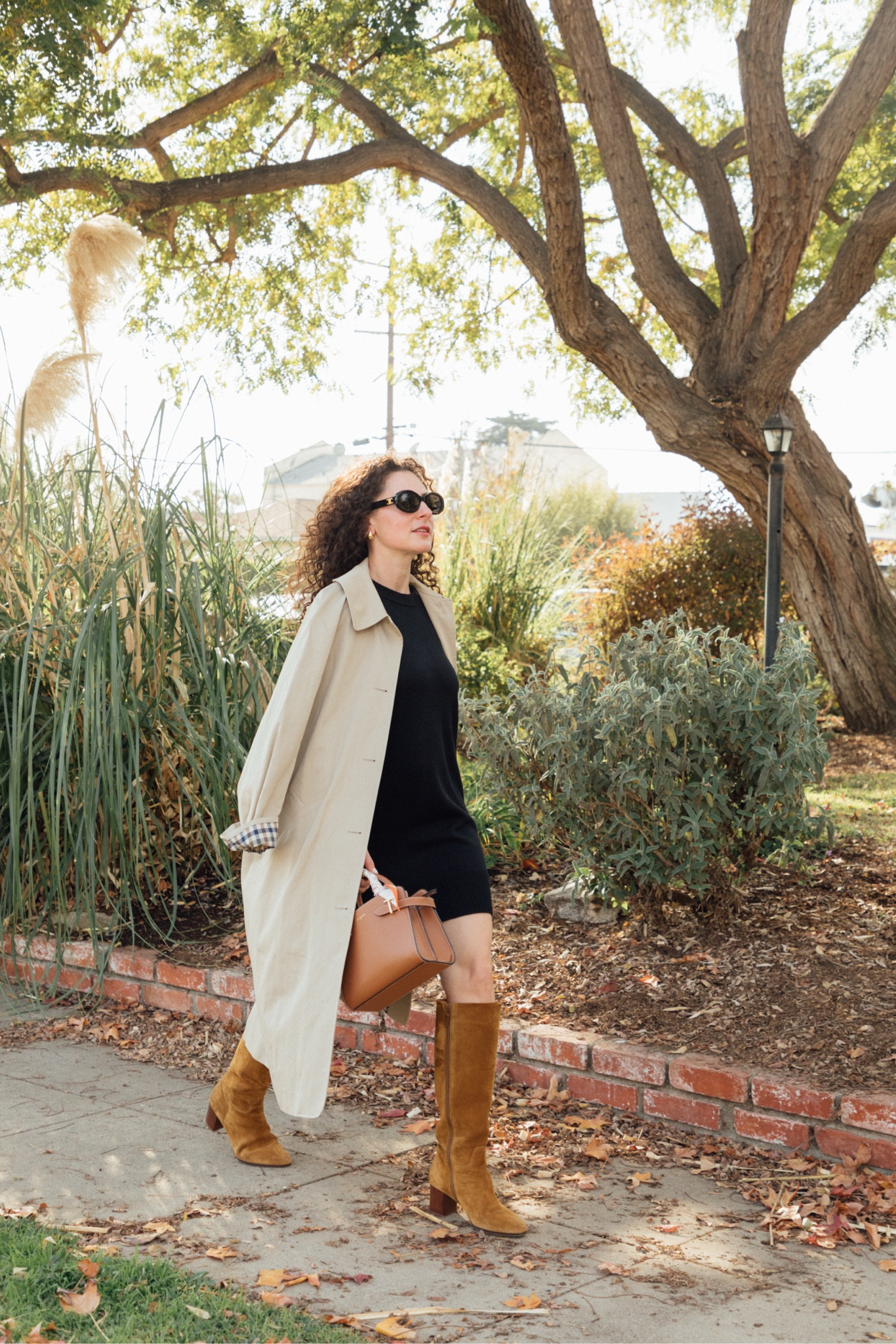Fave trench and suede boots combo. This classic coat has the cutest plaid lining. 

#LTKShoeCrush #LTKStyleTip #LTKWorkwear