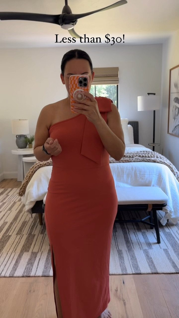 Wearing a size large (definitely size up if you are between sizes. The material is nice and definitely looks like it cost more than $28! 

#LTKOver40 #LTKWedding #LTKMidsize