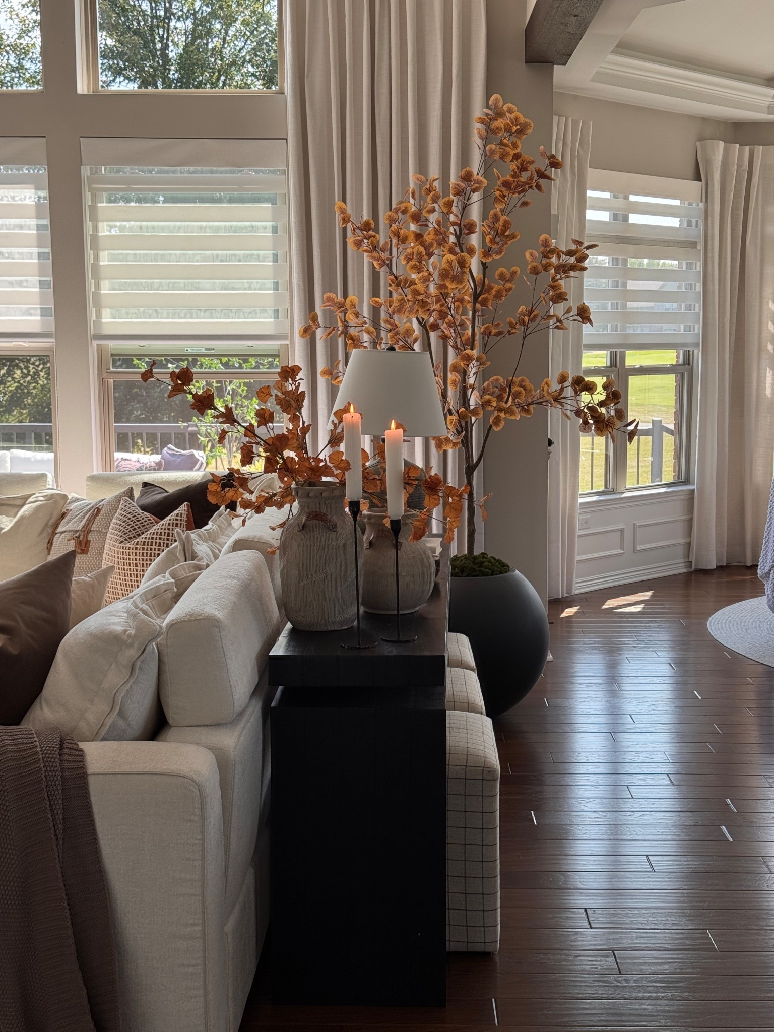 Fall Views 🍂 

#LTKSaleAlert #LTKSeasonal #LTKHome