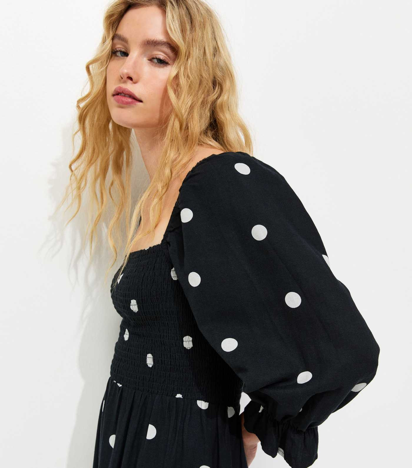 Black Polka Dot Shirred Cropped Sleeve Midi Dress | New Look | New Look (UK)