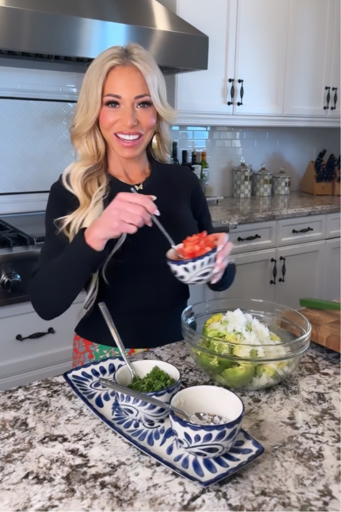 These bowls & plate make a setting that much more fun! 💙 

#LTKhome #LTKfamily #LTKSeasonal