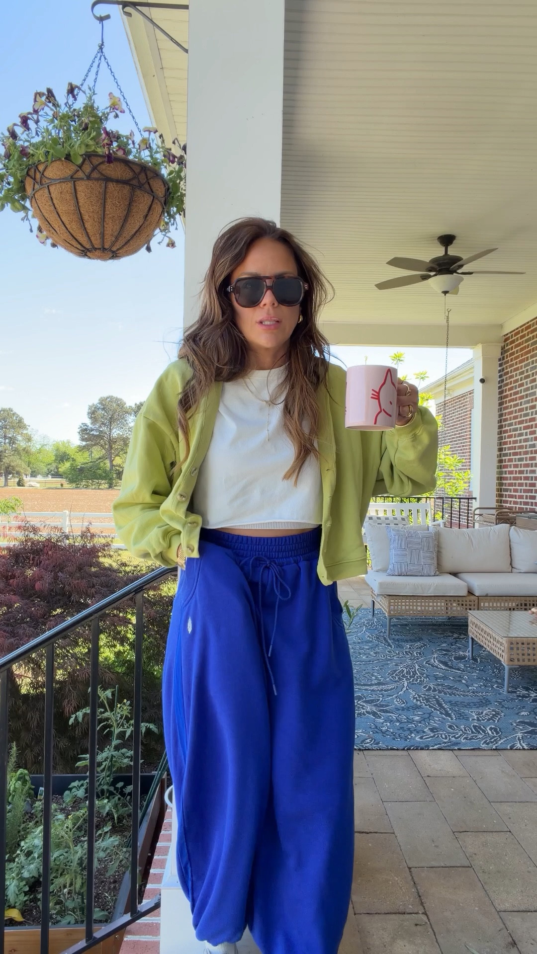 Comfy busy mom spring ootd! In xs all around & S/M sweatshirtt

#LTKootd #LTKgrwm #LTKMothersDay