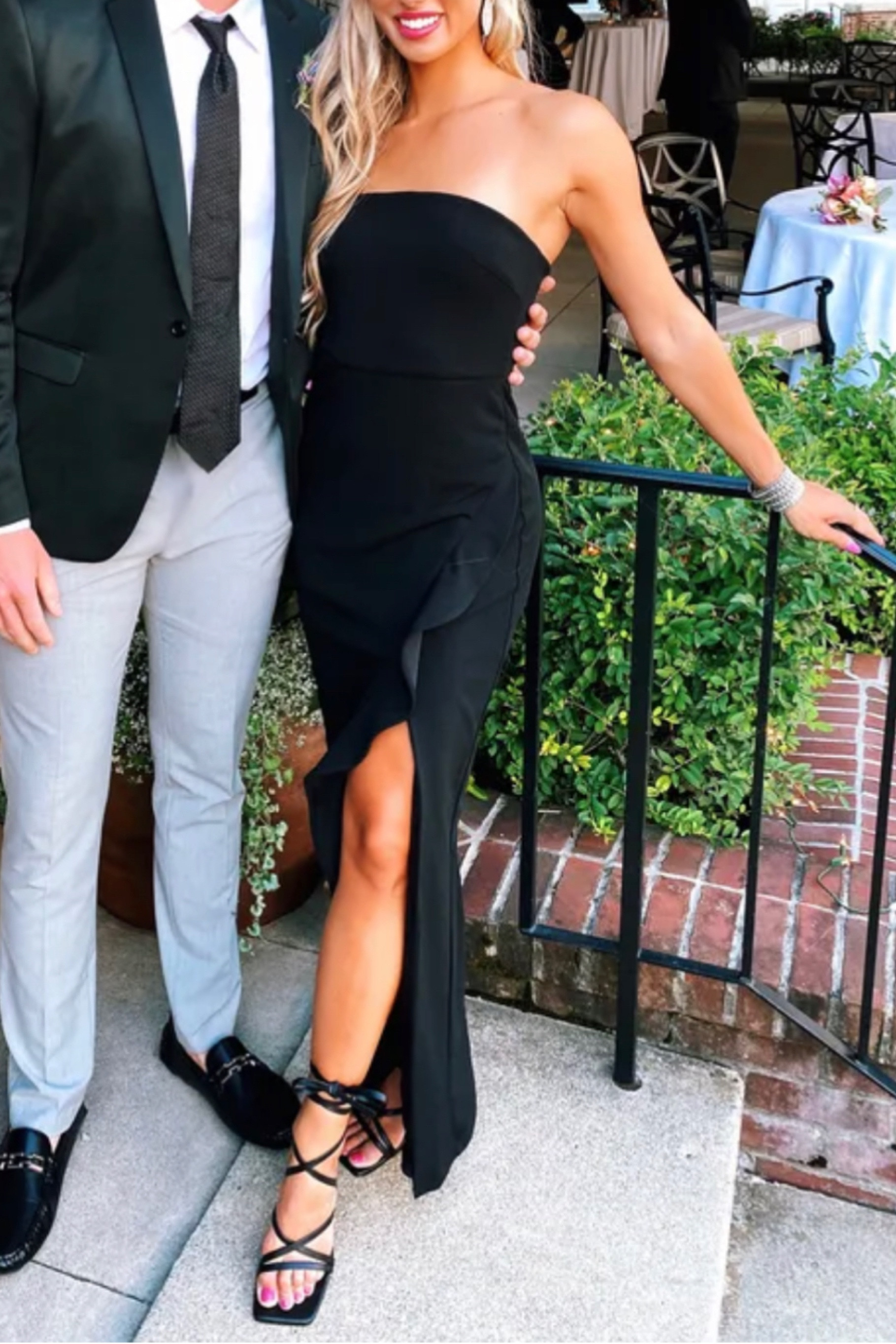 This black dress is perfect for a summer wedding!

Semi formal dress, black strapless dress, formal dress, summer wedding guest 

#LTKunder100