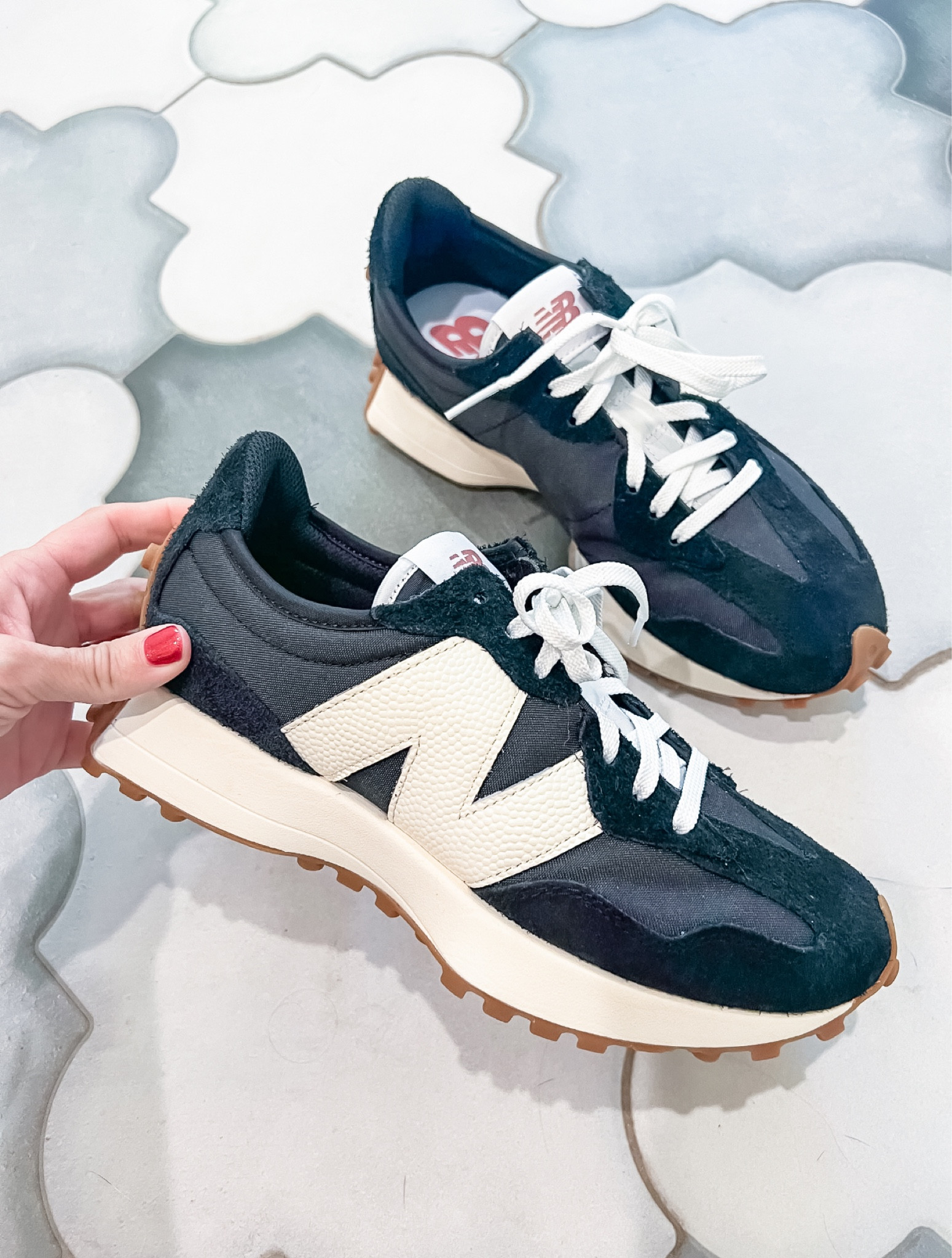 New Balance 327 sneakers neutral
Sneakers. I got my normal size 8 run tts 


#LTKstyletip #LTKshoecrush #LTKSeasonal