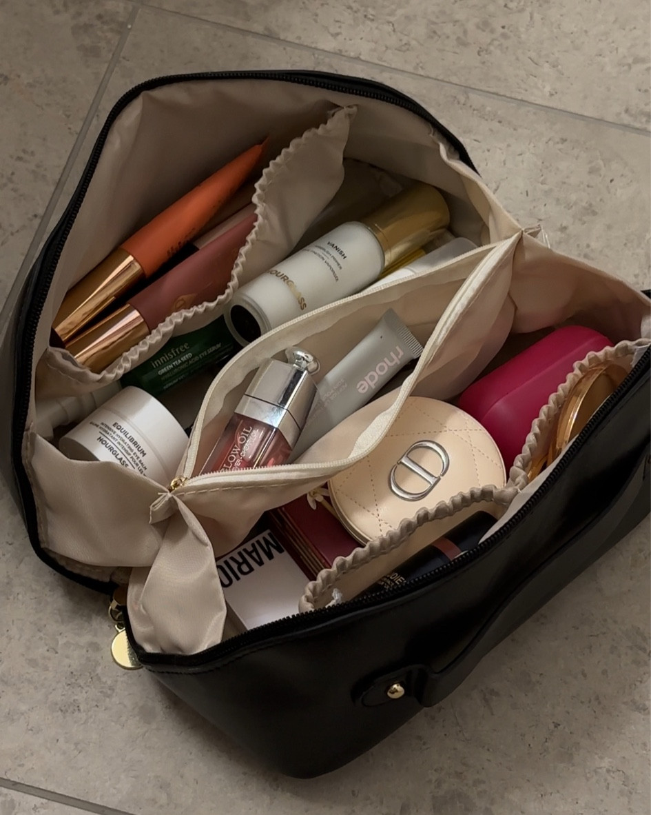 The best travel makeup bag! 