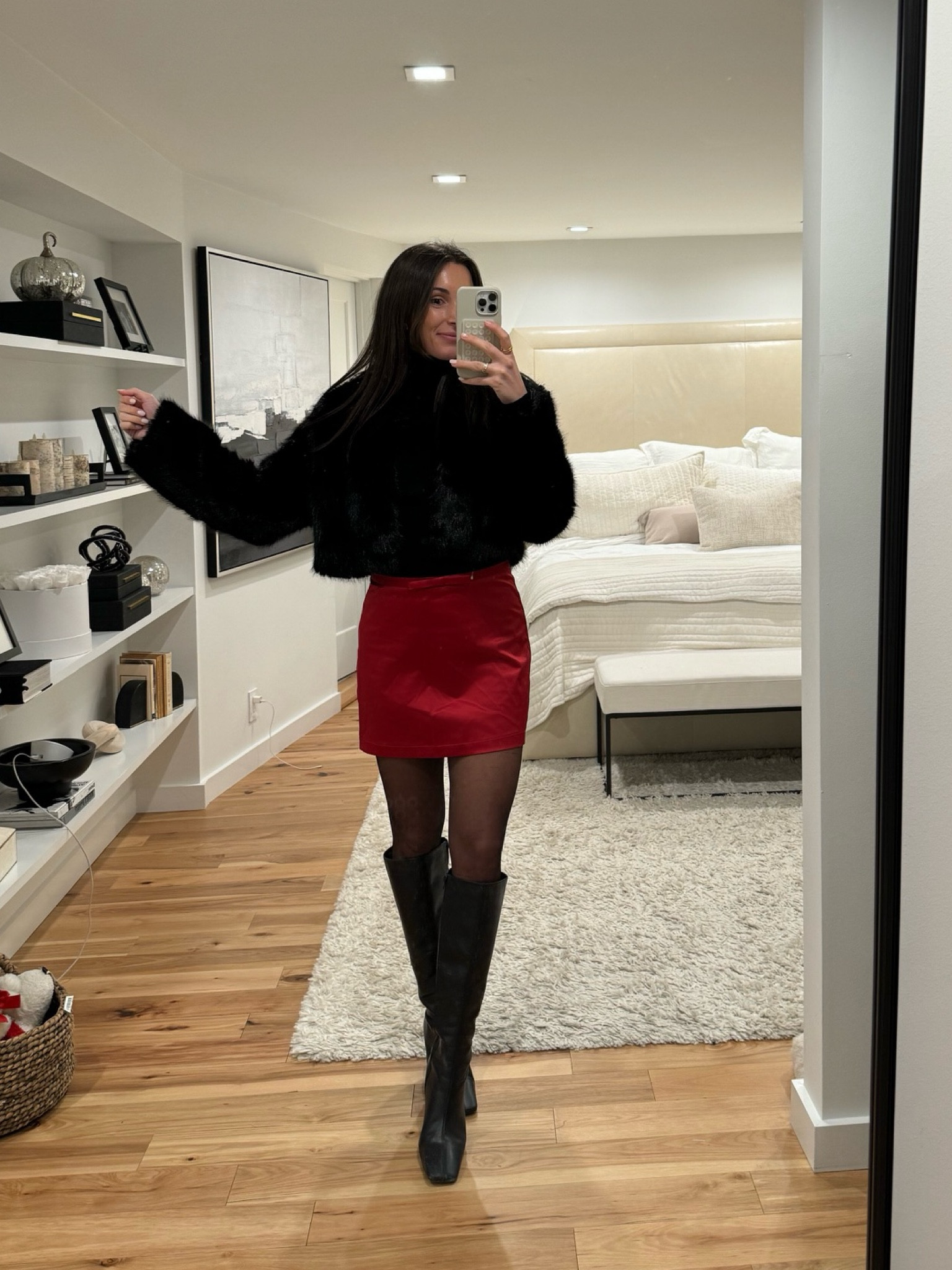 + this fuzzy black coat is perfect for a chilly holiday night out!!! 
#dynamitepartner @dynamiteclothing