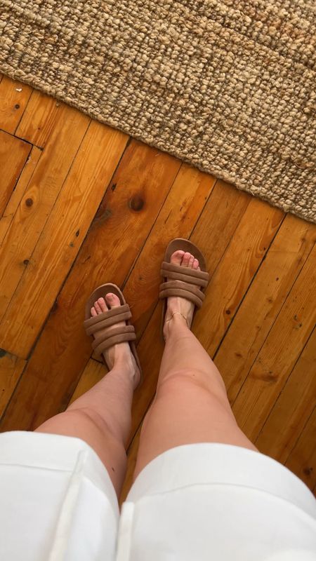 Completely smitten with VARLEY's new Giles Quilted Edit Slide 2.0, which I styled three ways in my latest blog post. (ad paid partnership)

The fit is spot on and they were comfy right out of the box. Will be living in these all spring & summer!

#invarley

#LTKSeasonal