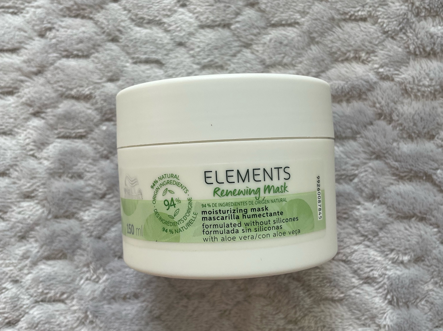 A Máscara Capilar Wella Professionals Elements Renewing é formulado com 95% dos ingredientes de origem natural, proporciona brilho e condicionamento intenso.
#cabelos #linhaveganawella #cronogramacapilar #MesDasMaesLTK 

#LTKbrasil