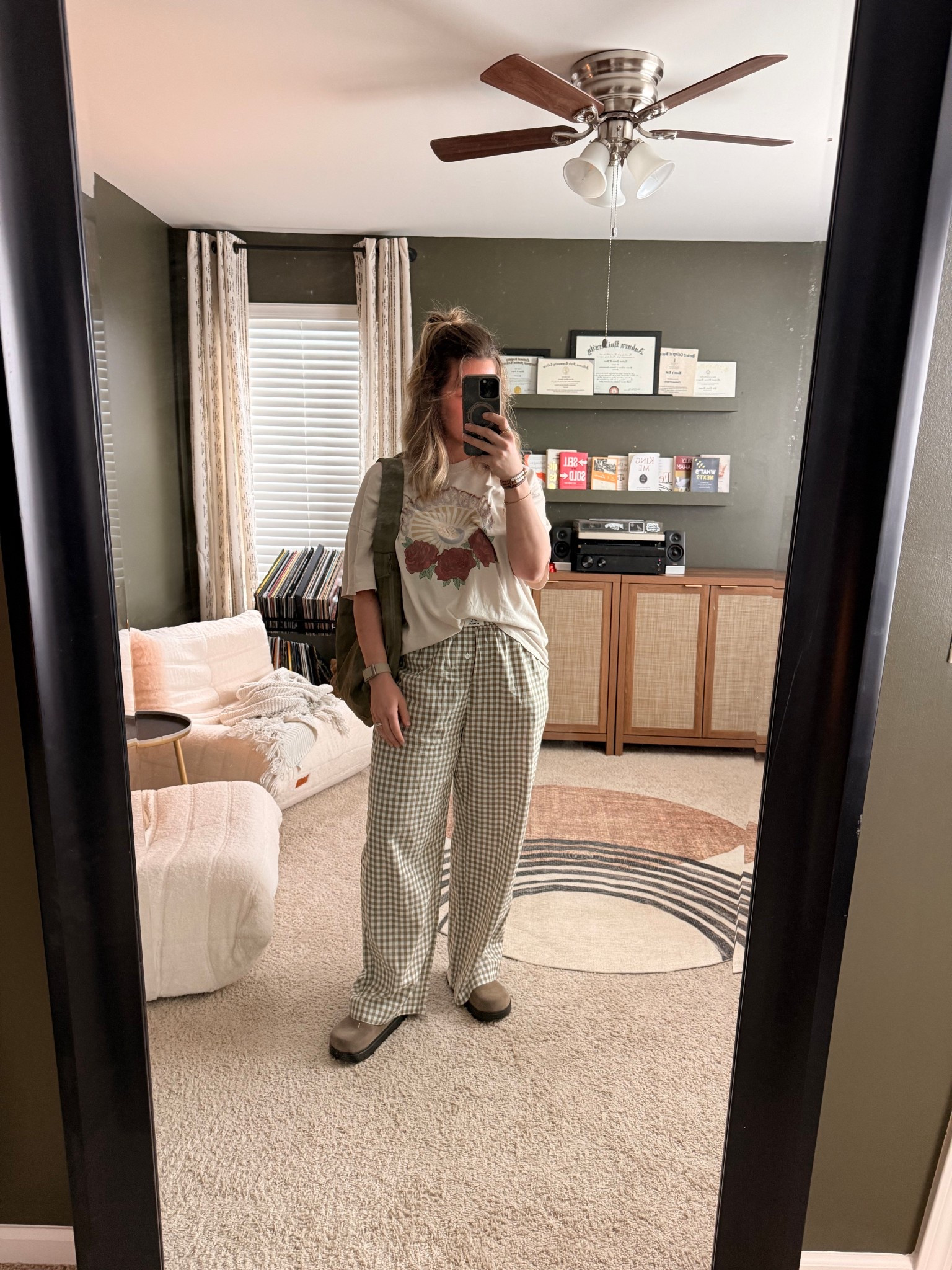 Graphic tee
Checkered pants
Spring outfit
Casual outfit
Ootd

#LTKootd #LTKMidsize #LTKSaleAlert