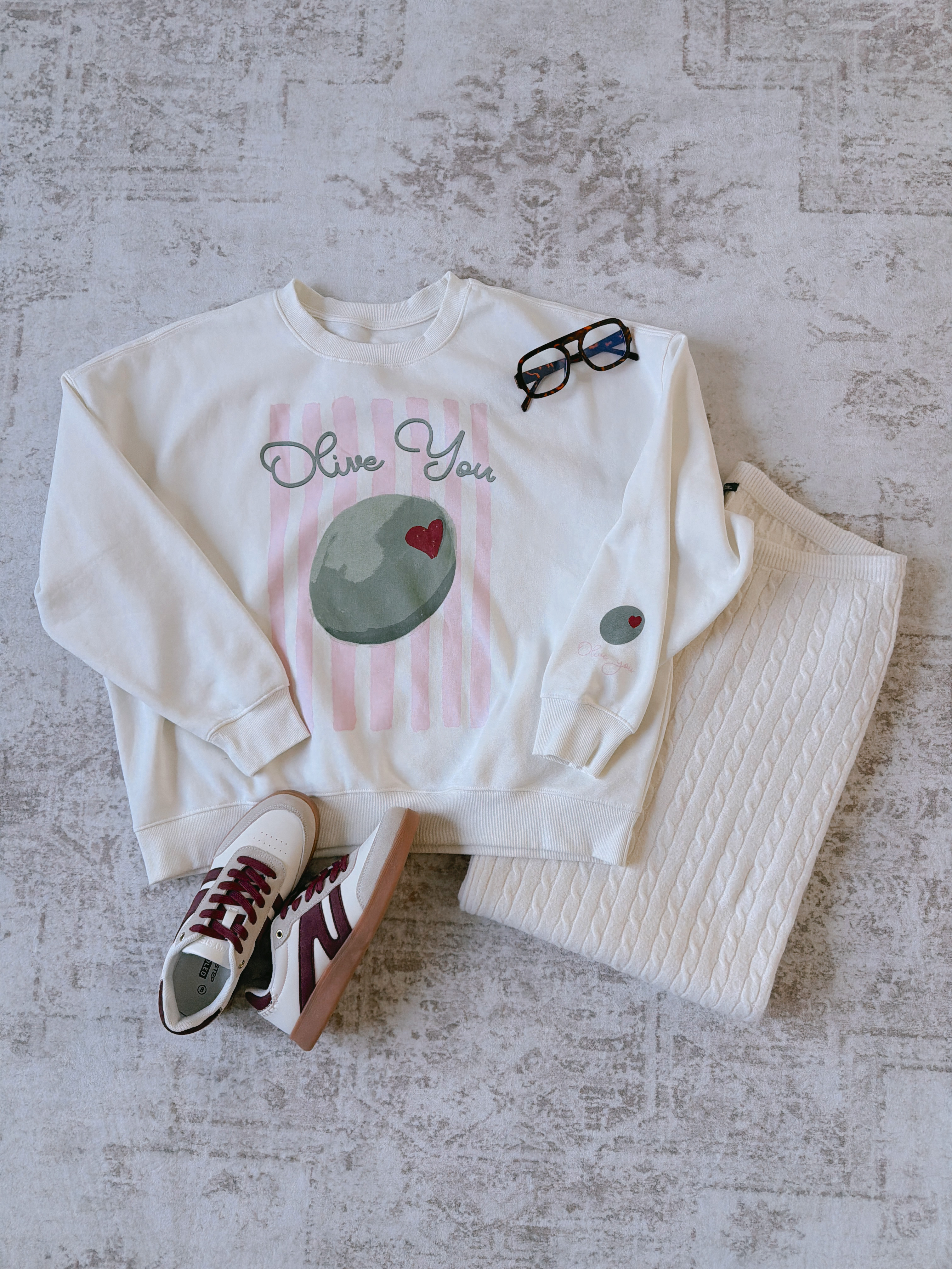 Wearing an XL in both pieces 

 #LTKootd #LTKmomlife #LTKMidsize