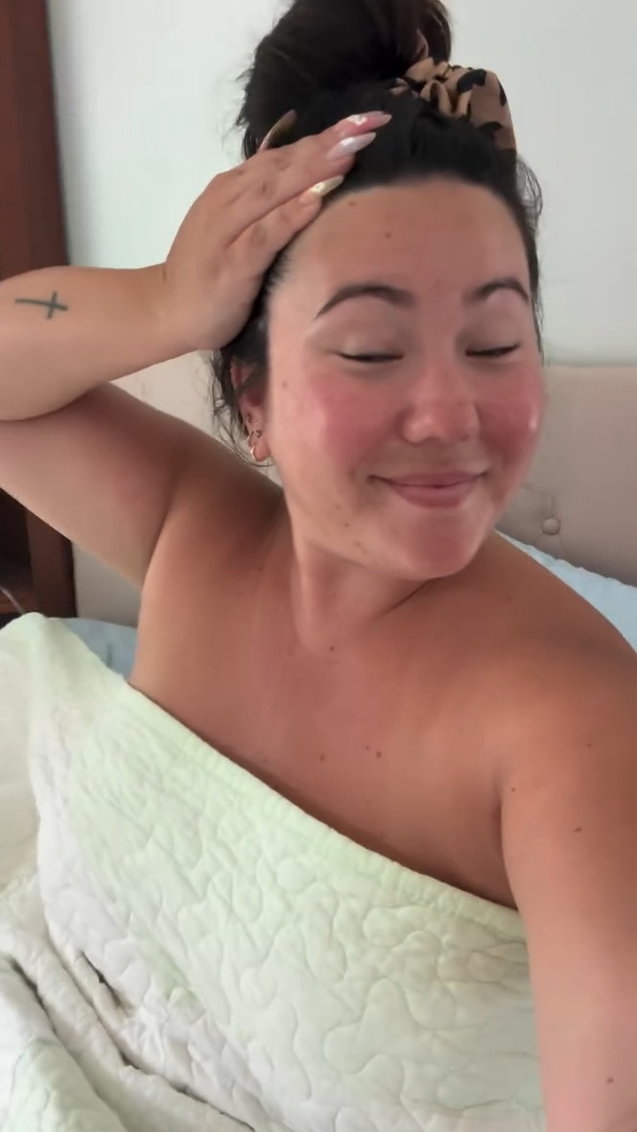 okay making these time stamp reels is not for the weak 😅 

here’s a peek into my holiday weekend in hawaii 🌴

#hawaii #oahu #waikiki #sueme #vlog