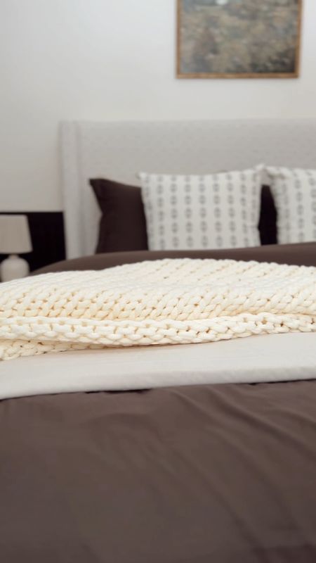Loving the chunky knit blanket from Linens & Hutch! Use my code MEGHAN60 For 60% off! #ad 

#LTKhome
