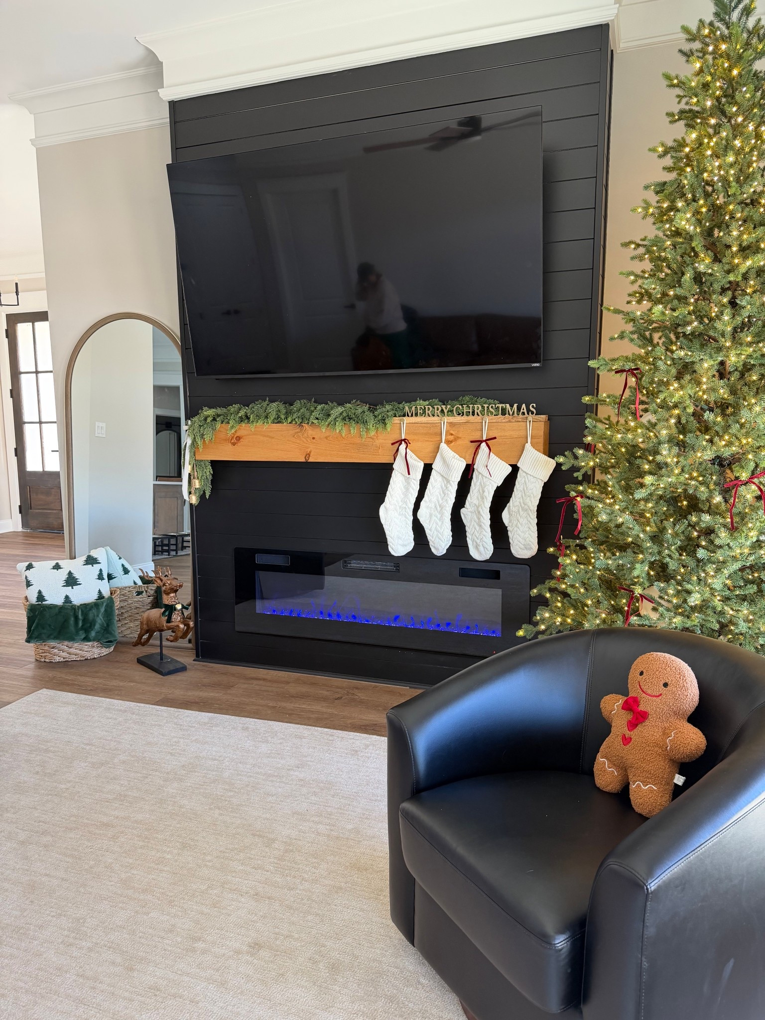 Most wonderful time of year! 

#LTKHome #LTKSeasonal #LTKHoliday