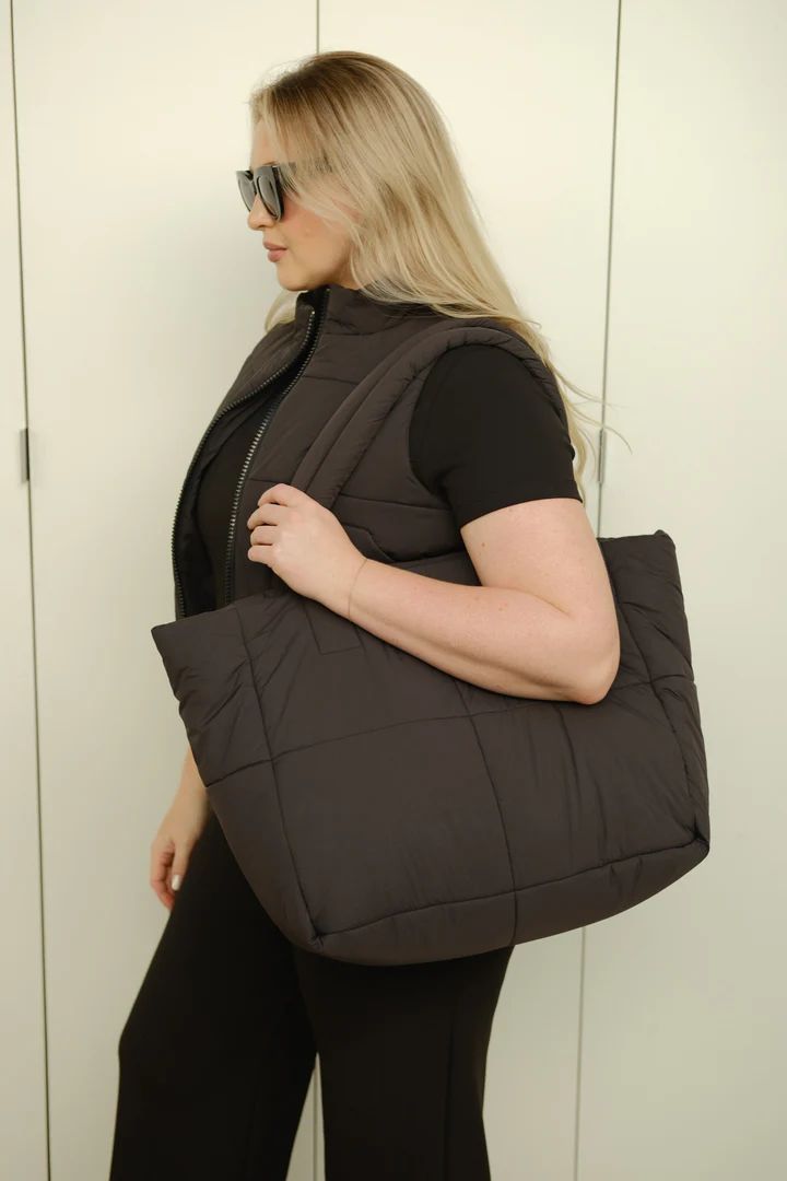 On The Go Puffy Bag in Midnight Black | SMASH+TESS CA