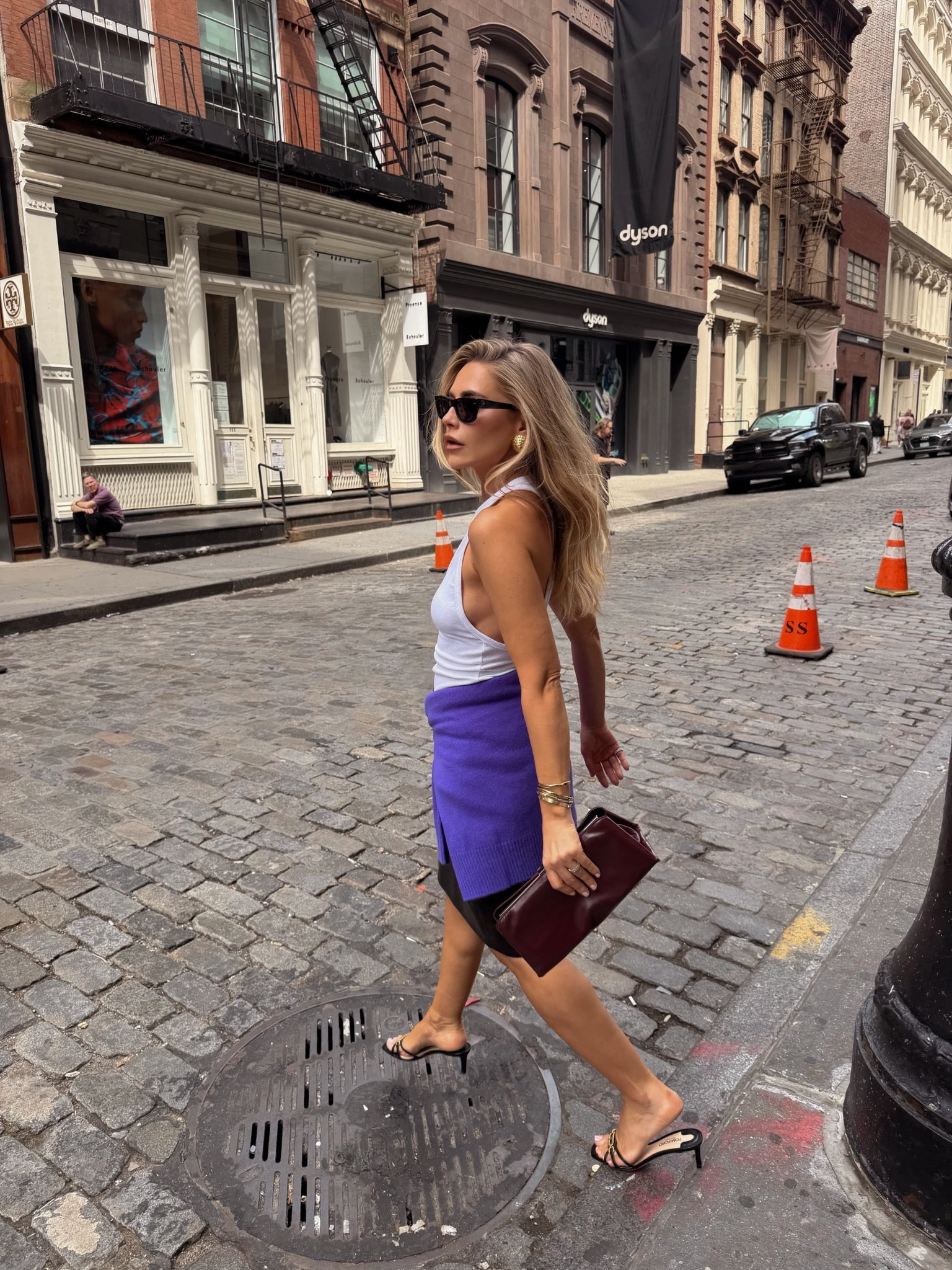 Tank Xs 
Sweater small 
Skirt size 4
*Sandals are old tom ford