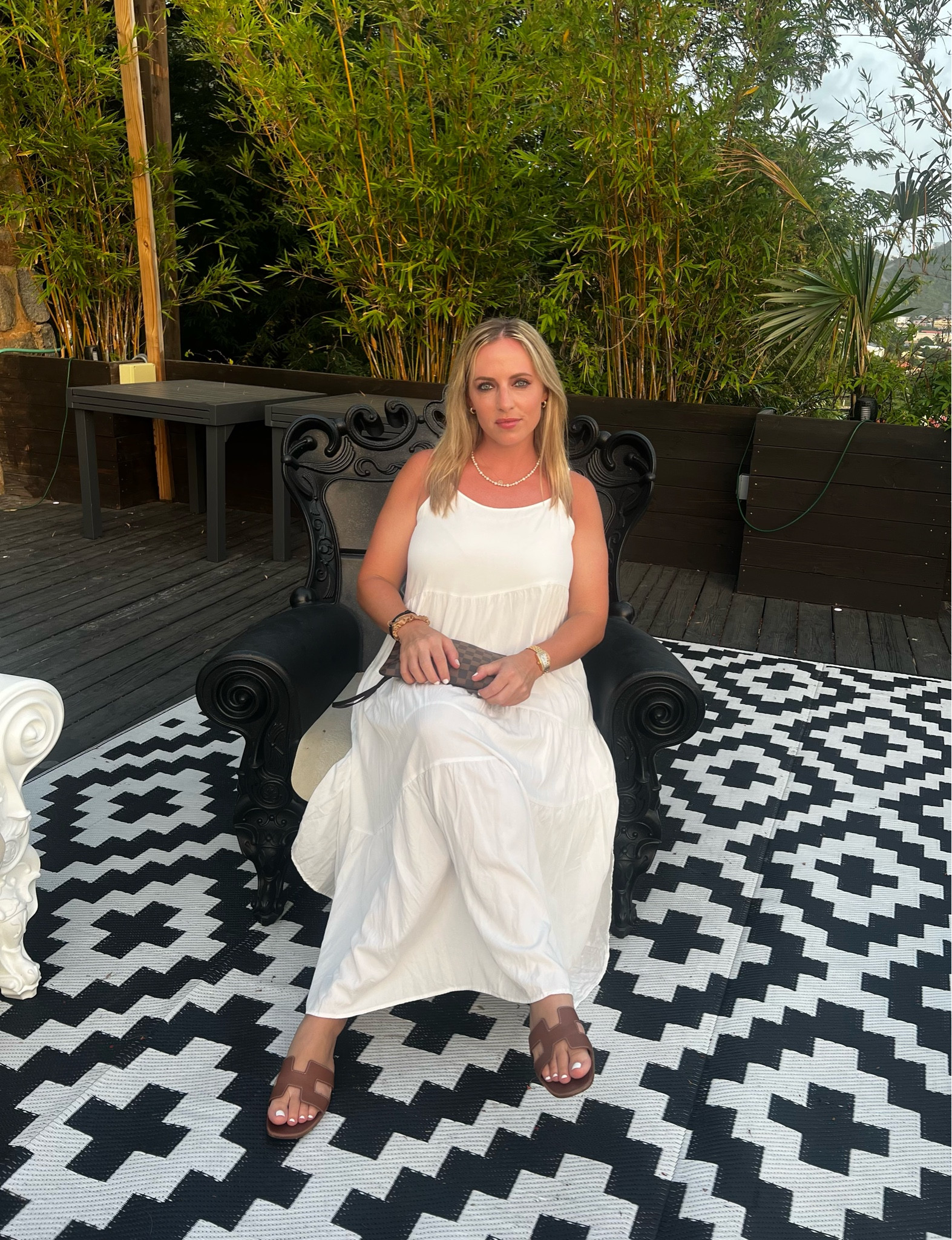 White dress 

#LTKunder100 #LTKunder50 #LTKSeasonal