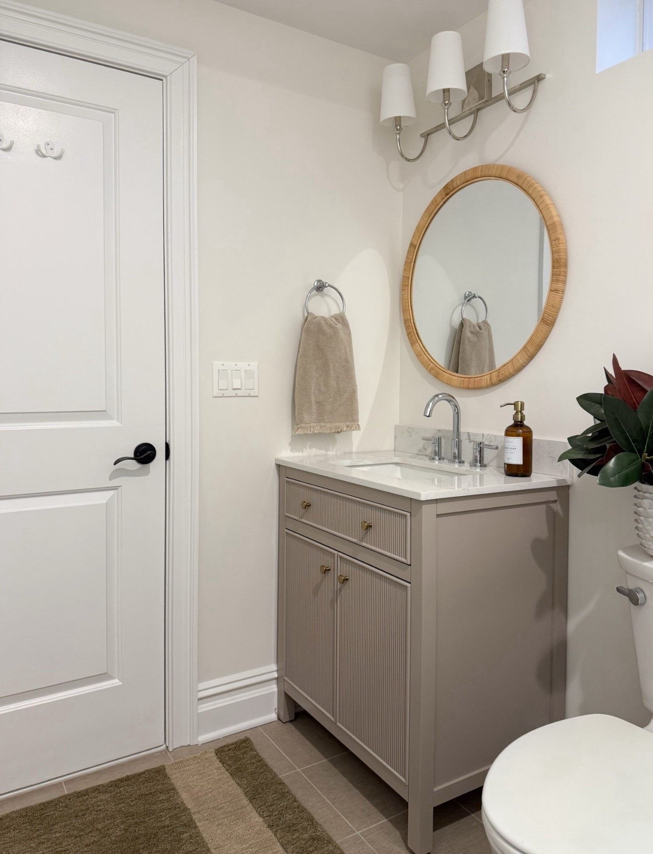 The holiday season is the perfect time to refresh a space in your home so I gave some extra love to our basement bathroom with the help of Lowe’s 

M #loweshomeimprovement #diy #bathroomdesign #holidayhome


#LTKFindsUnder100 #LTKHome #LTKGiftGuide