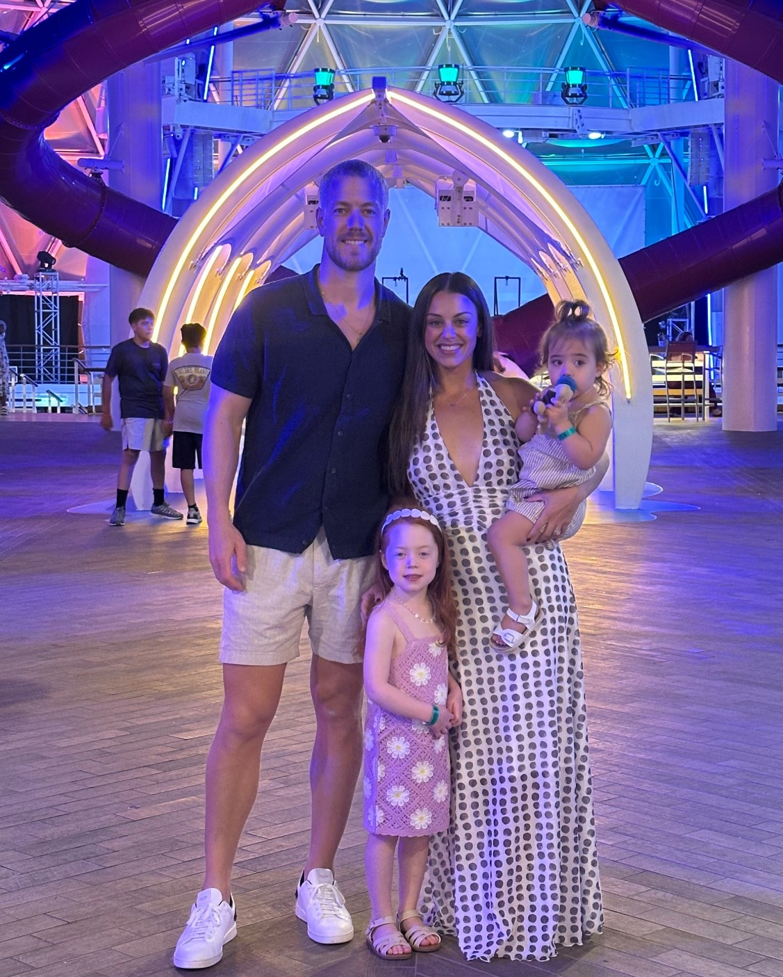 Flowy dress
Black and white dress
Shein dress
Halter dresss