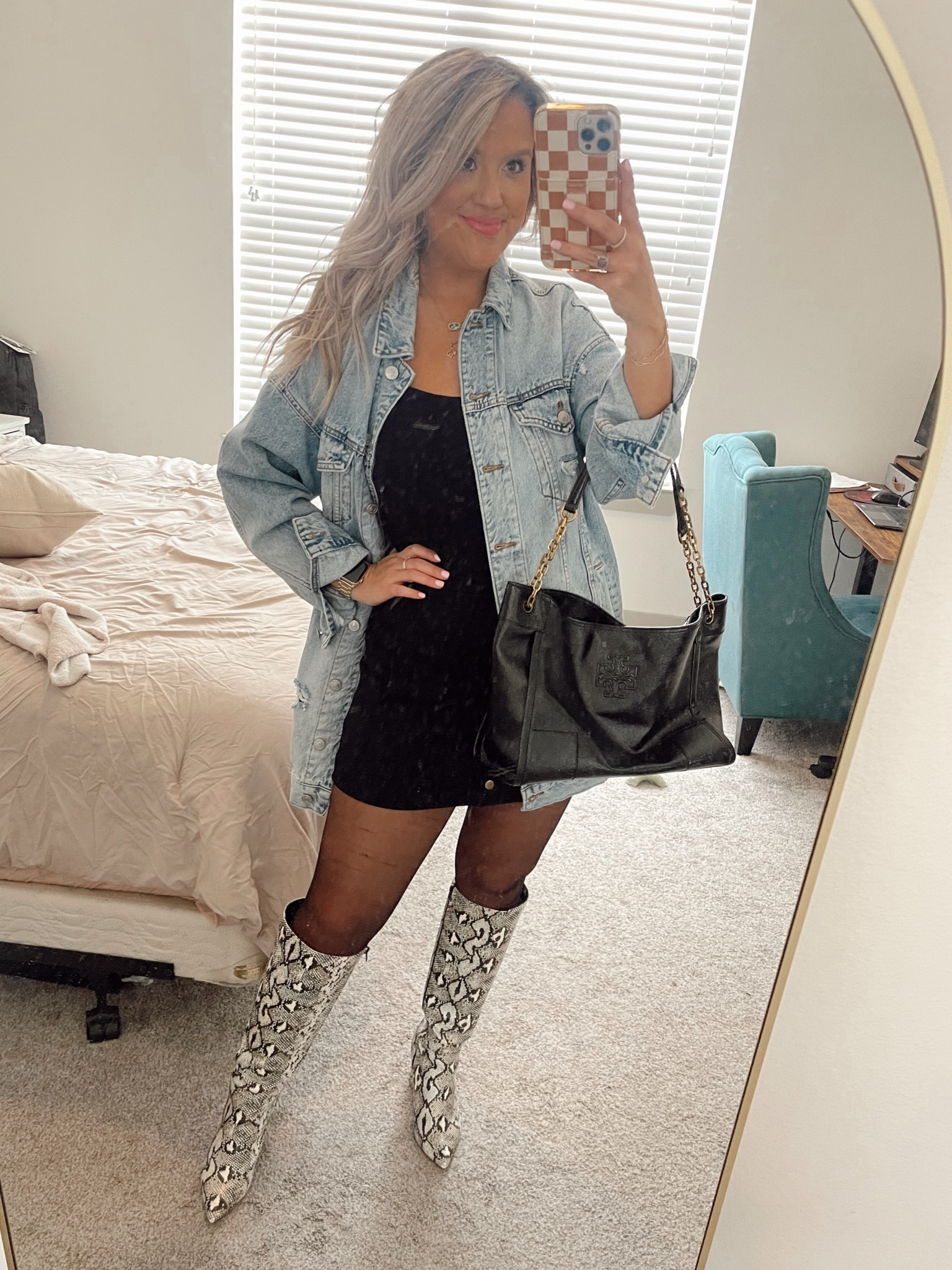 Black on black on black 🖤

Old navy back bodysuit
Black Amazon suede skirt
Black Amazon tights
AE oversized boyfriend denim jacket 
Tory Burch tote
Shop Impressions snake skin boots 


#LTKshoecrush #LTKfindsunder100 #LTKitbag