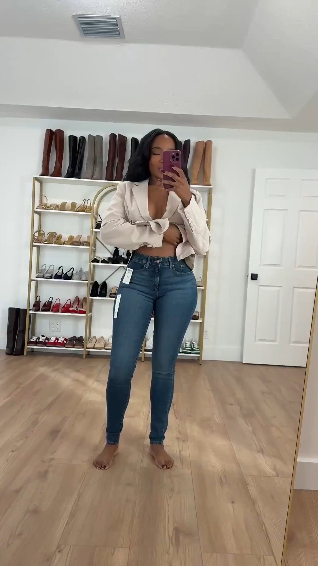 Everyday Layers  
Easy & Polished  
Wear-Anywhere Style  

This is one of those outfits that works hard for you. Each piece is easy to rewear, simple to mix with other staples, and perfect for layering depending on the day. Styled multiple ways, this is the kind of look where the cost per wear keeps dropping every time you reach for it.

You can wear the top tucked or untucked, layer the outer piece open or closed, and switch footwear to change the entire vibe. It transitions effortlessly from season to season, making it a true long-term shopping piece.

Perfect for:  
• casual workdays  
• errands or appointments  
• lunch plans  
• everyday wear  

📏 Sizing & Fit  
• Top: Size Small  
• Jeans / Pants: 27 Long / 4 Long  
• Jacket / Coat: Size Small  
• Shoes: True to size  

📐 Measurements  
• Height: 5’4”  
• Weight: 138 lbs  
• Bust: 34D  
• Waist: 27”  
• Hips: 40”  

Flattering everyday outfits like this rely on versatile staples, easy layering pieces, and comfortable fits you can wear on repeat.

Tap to get details  

Follow me on Instagram and YouTube @kirasfashionfinds

#LTKPetite #LTKootd