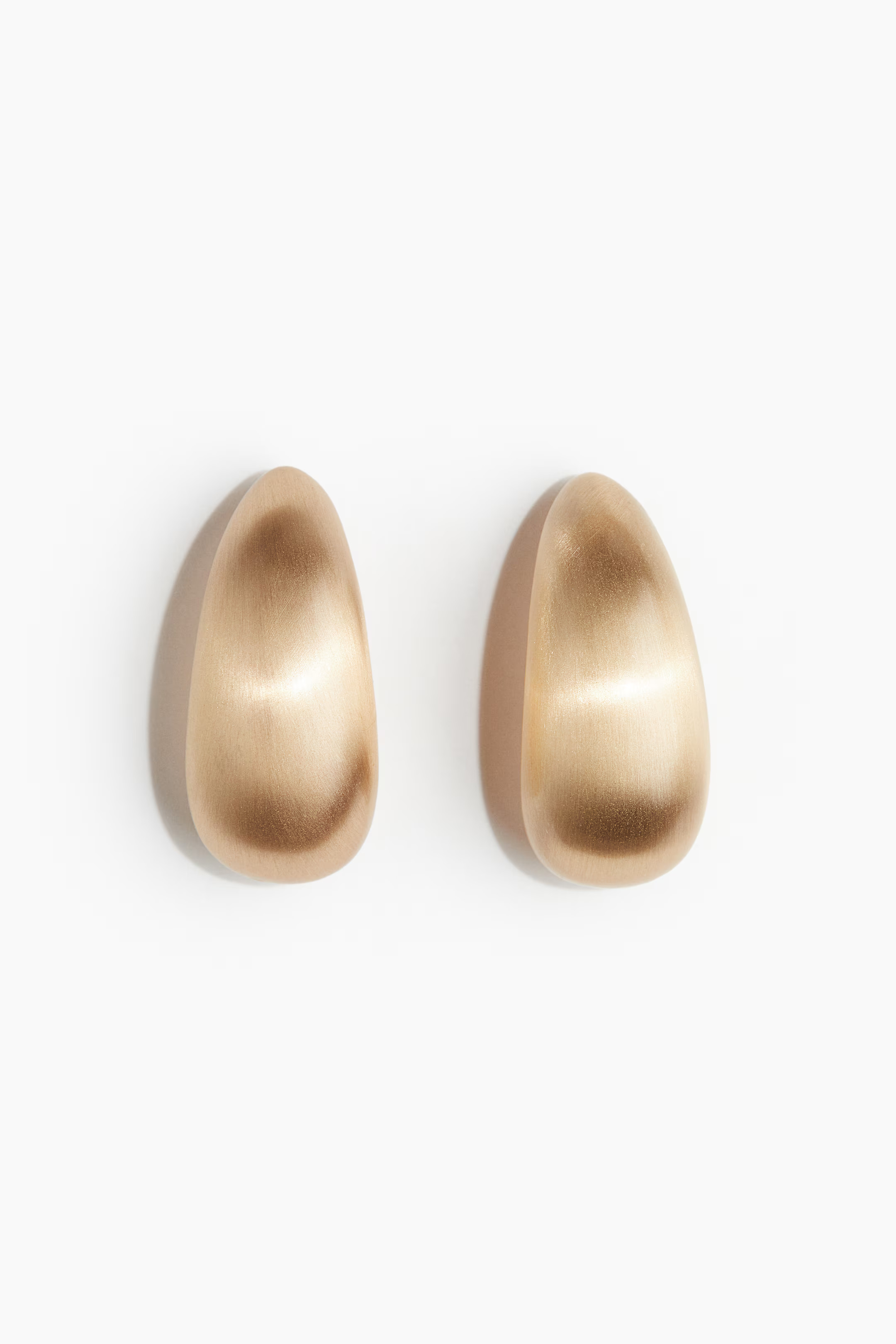 Chunky earrings | H&M (UK, MY, IN, SG, PH, TW, HK)
