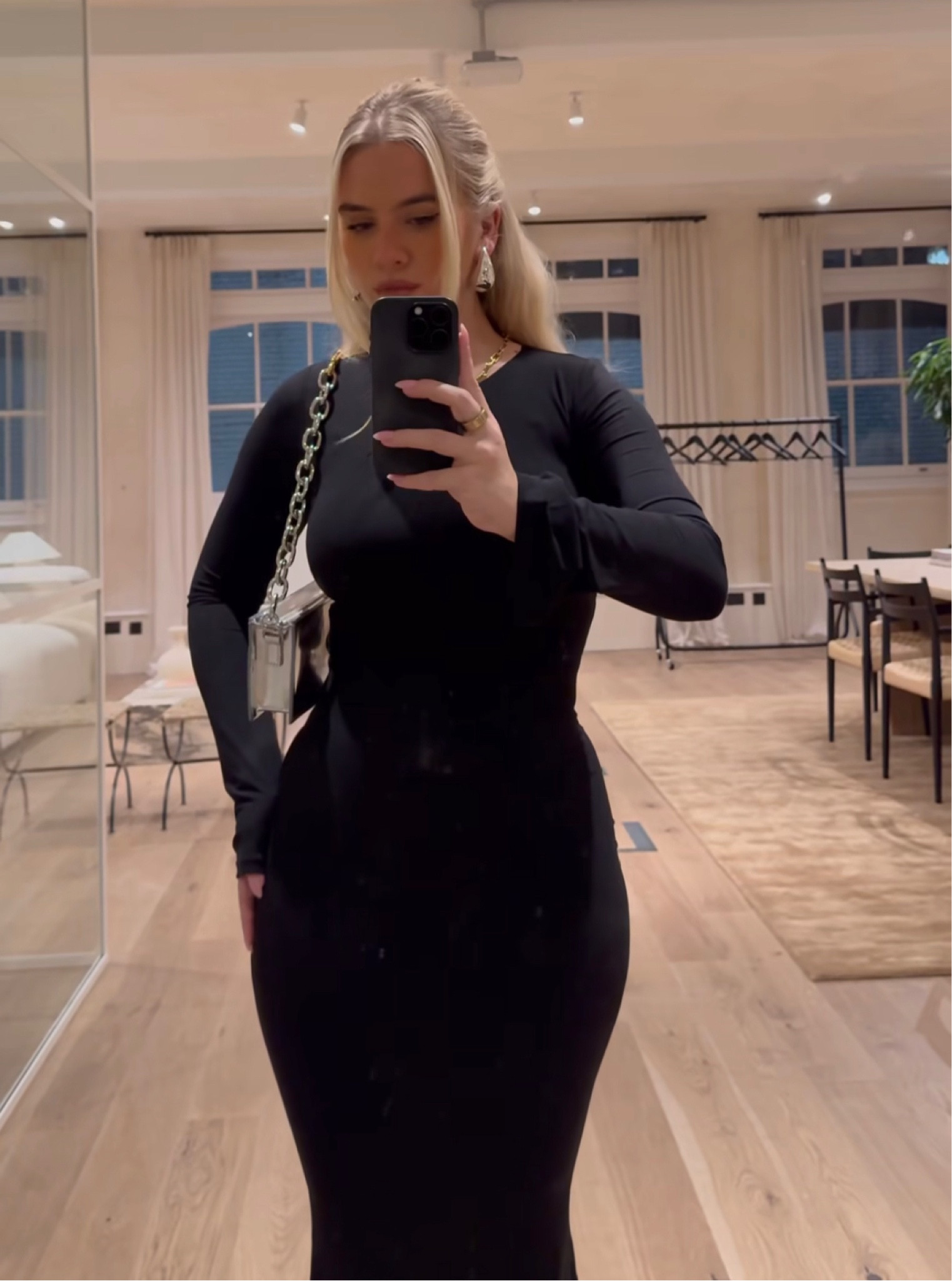 Bodycon tight fit long sleeve black dress

#LTKstyletip #LTKeurope #LTKSeasonal