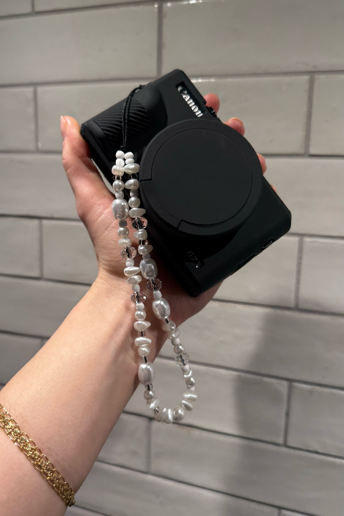 Be camera case and strap🖤