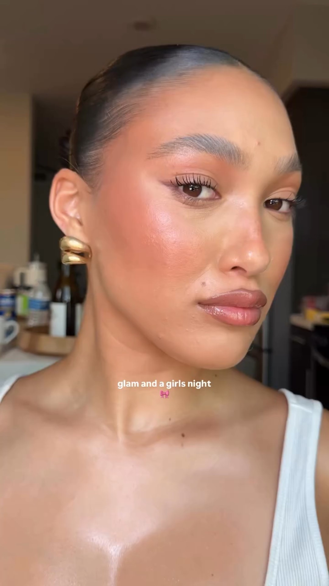 turns out a glam and a girls night is what was needed🎀🫶🏽
.
Products @Maybelline NY grippy serum @Haus Labs by Lady Gaga foundation @Anastasia Beverly Hills brow freeze
@Hourglass Cosmetics concealer @Rare
Beauty liquid contour +blush in grateful @Lancôme teinte idole wear concealer as bronzer @hourglass pressed powder + loose powder + ambient 3 bronzing palette @Kylie Cosmetics matte blush @makeupbymario lip liner in Travis @ONE SIZE BEAUTY powder melt spray @L’Oréal Paris telescopic mascara @rhode skin peptide lip in guava spritz + lip shape in stretch @urban decay de-slick setting spray