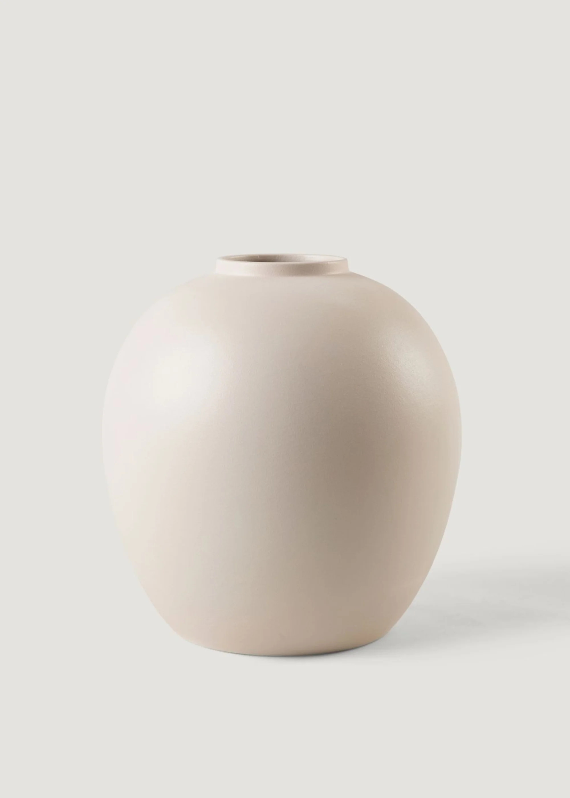 Round Vase in Matte Bailey Cream - 10.75" | Afloral | Afloral