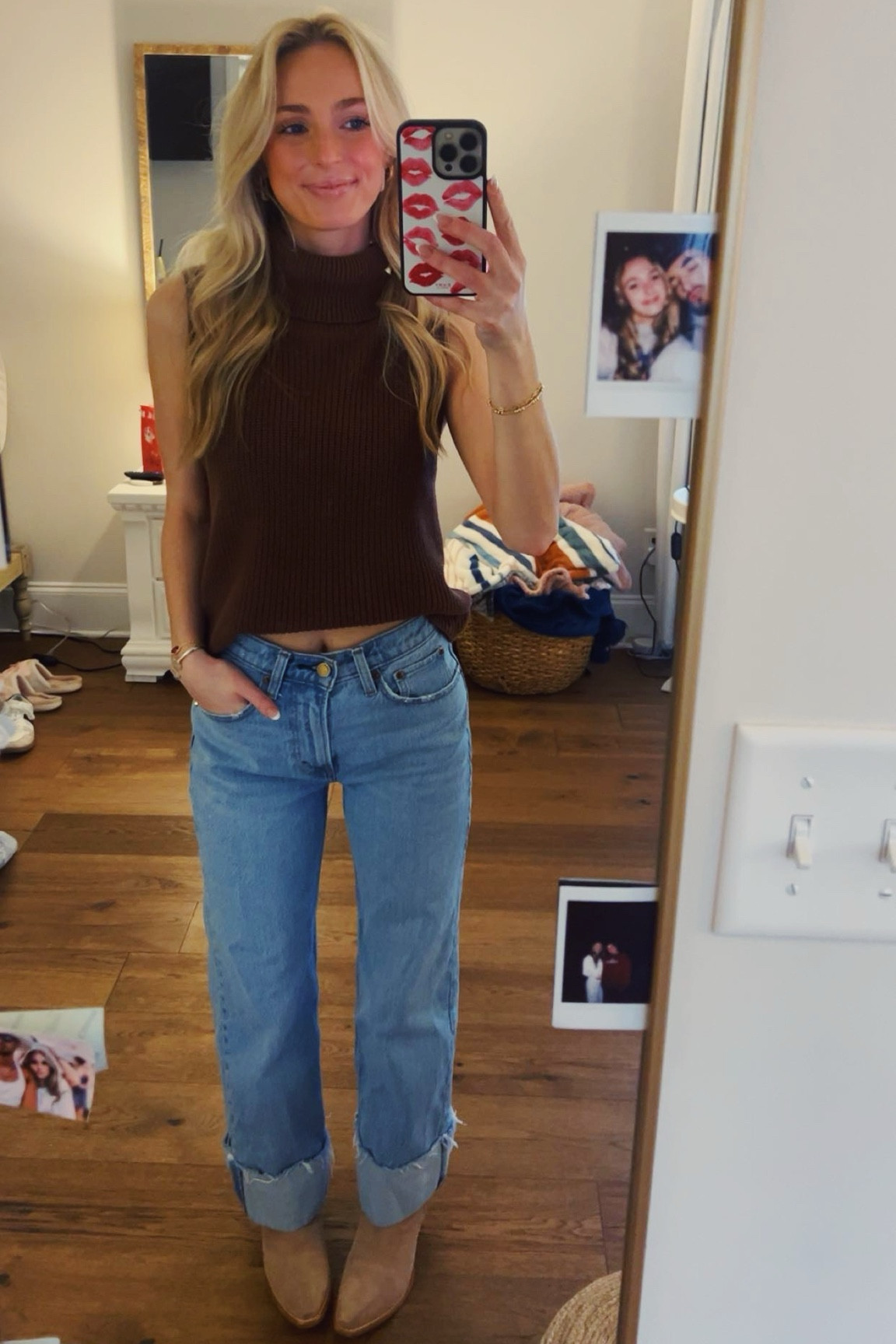 Nye dinner outfit 
24- jeans 
Sweater-xs 
Boots- 7 

#LTKStyleTip #LTKHoliday #LTKParties