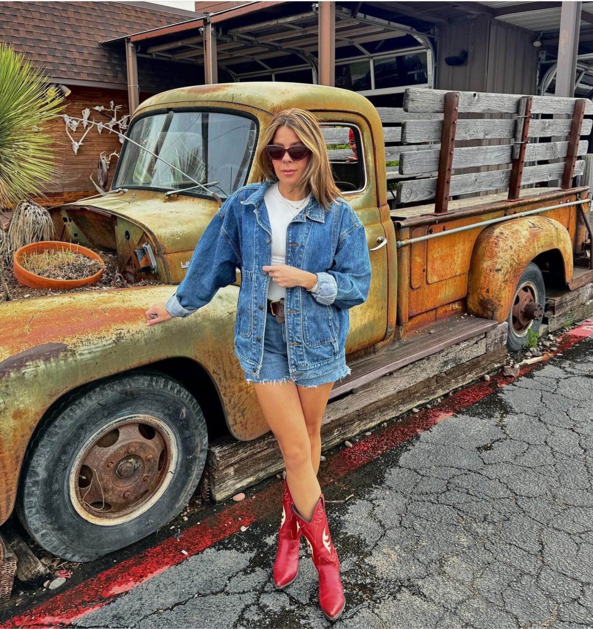 The shorts of summer! Not tight on the thighs but not baggy, not too short, perfect amount of high rise & TTS. For my curvier girls - try the same style in curve love. 🤎

#LTKfindsunder50 #LTKstyletip #LTKsalealert