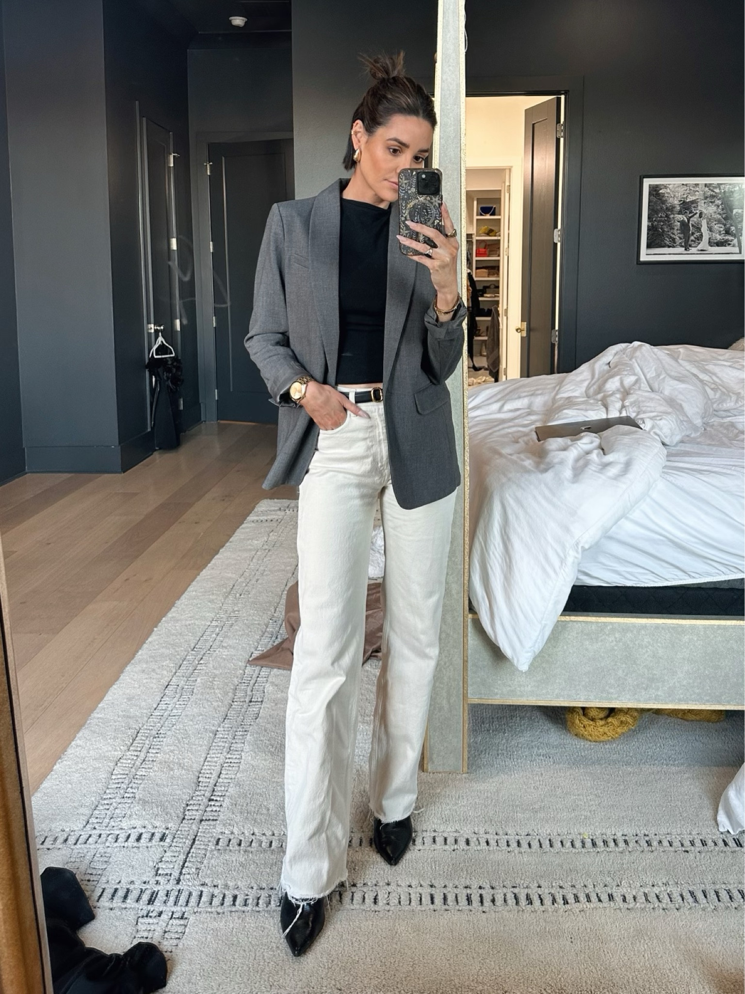 Work OOTD🖤

Top ➡️ Zara
Blazer ➡️ Abercrombie
Jeans ➡️ Abercrombie
Boots ➡️ Abercrombie
Watch ➡️ Michael Kors
Earrings ➡️ Amazon



#LTKshoecrush #LTKstyletip #LTKworkwear