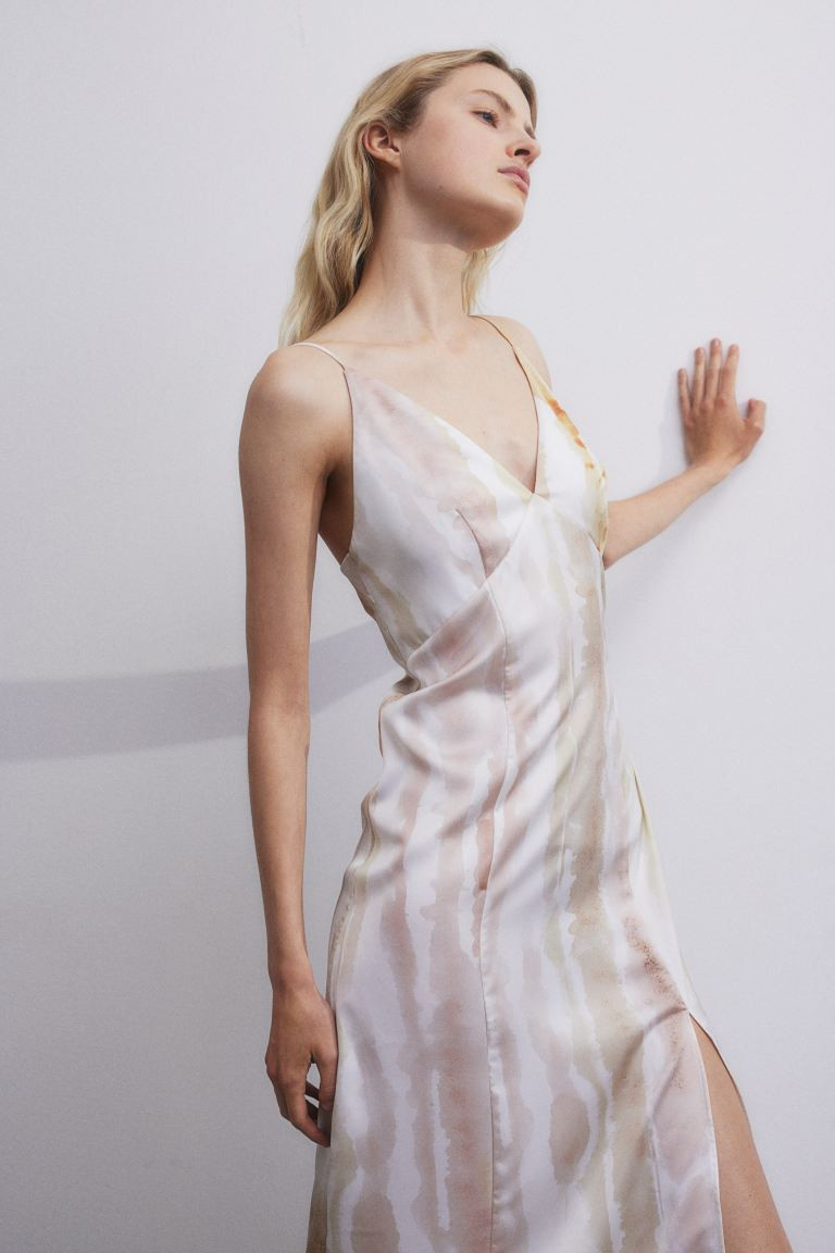 Abito a sottoveste in satin - Crema/fantasia - DONNA | H&M IT | H&M (FR, IT, ES, PT, BE)