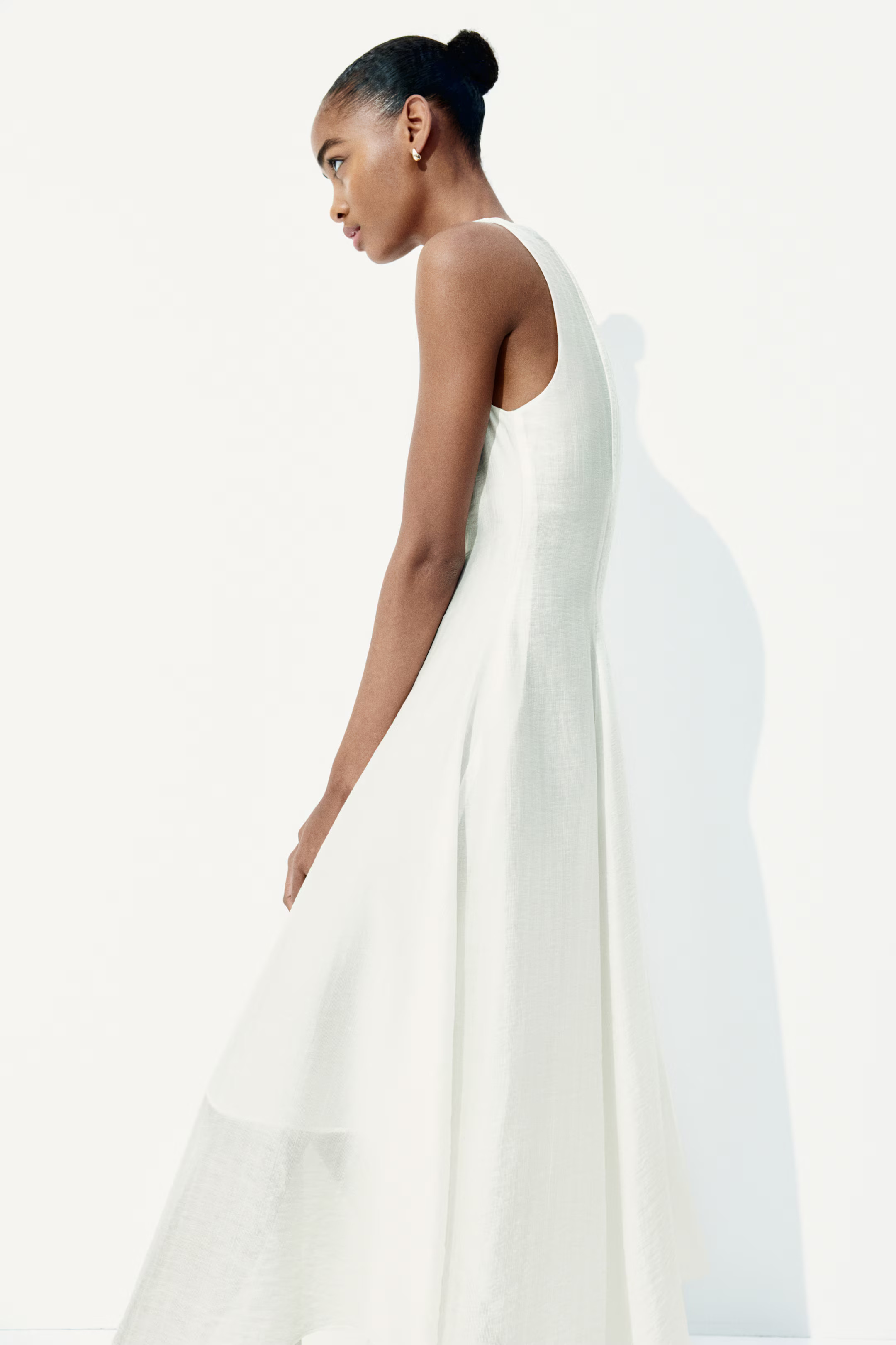 Asymmetric-hem dress - White - Ladies | H&M GB | H&M (UK, MY, IN, SG, PH, TW, HK)