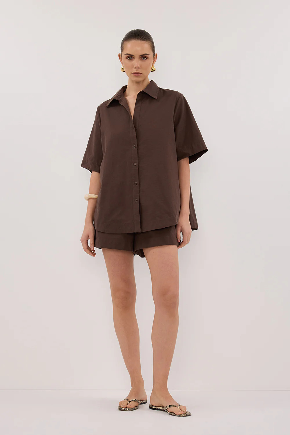 ELARA CHOCOLATE SHORT SLEEVE SHIRT | DISSH