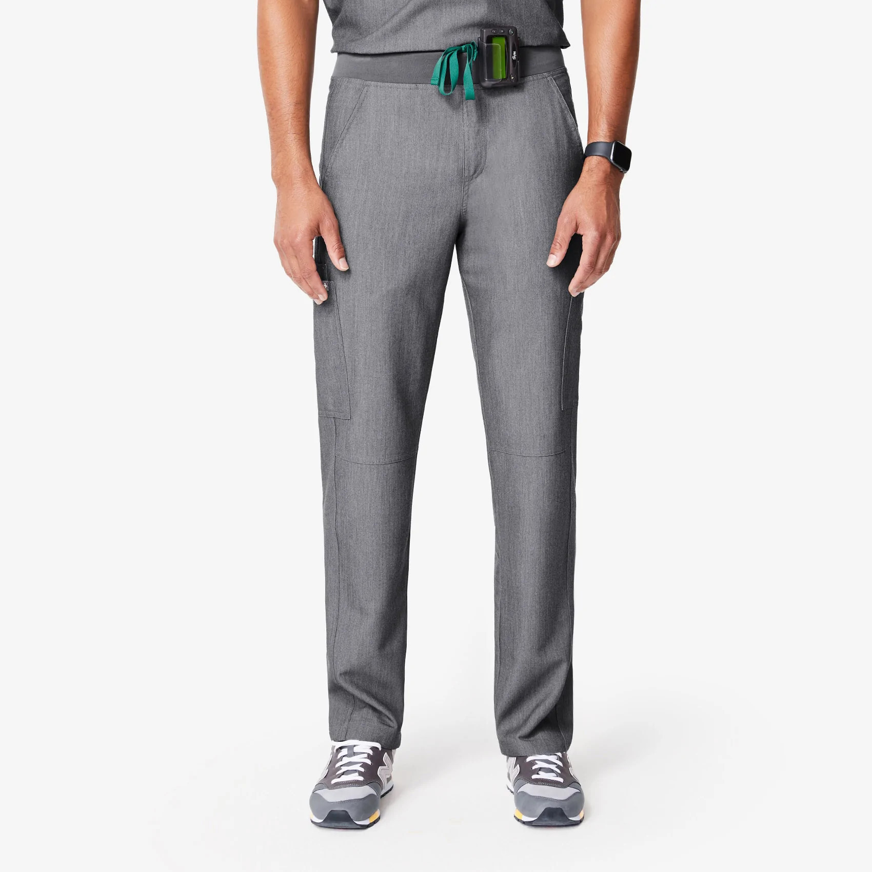 Men's Axim™ Cargo Scrub Pants - Graphite · FIGS | FIGS