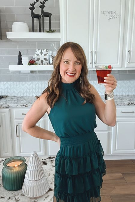 Modern Farmhouse Glam Christmas Tinis 

See my recipe on Instagram @ModernFarmhouseGlam & blog www.modernfarmhouseglam.com 

party dress martini, glasses, bracelet, lipstick, black Christmas tree, ceramic Walmart, target candles, Christmas tree, candle, holiday gifts, gift for her Christmas party, holiday party kitchen home decor

#LTKHoliday #LTKstyletip #LTKhome
