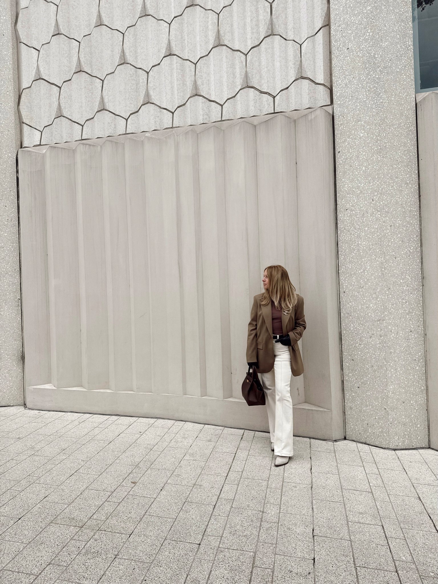 You don’t need another coat, just chic accessories 

When the outfit is simple but the accessories do the talking 🤍

Styling made simple: you don’t always need a new coat — sometimes the right accessories are all it takes to elevate your entire look. 🤍

Lately I’ve been obsessed with layers, soft textures, and pieces that add that effortless quiet luxury energy without trying too hard. The kind of details that make a basic outfit feel polished and put-together.

From the bag to the jewelry to the shoes… it’s the small upgrades that do the most. ✨

If you’re building a timeless wardrobe or just want to make your fits feel more elevated, start with accessories — they truly change everything.

✨ Save this for your outfit tips ✨

#minimalfashion 
#stylereel #outfitinspiration #classyfashionable #fashionblogger

#LTKstyletip #LTKbag #LTKuk