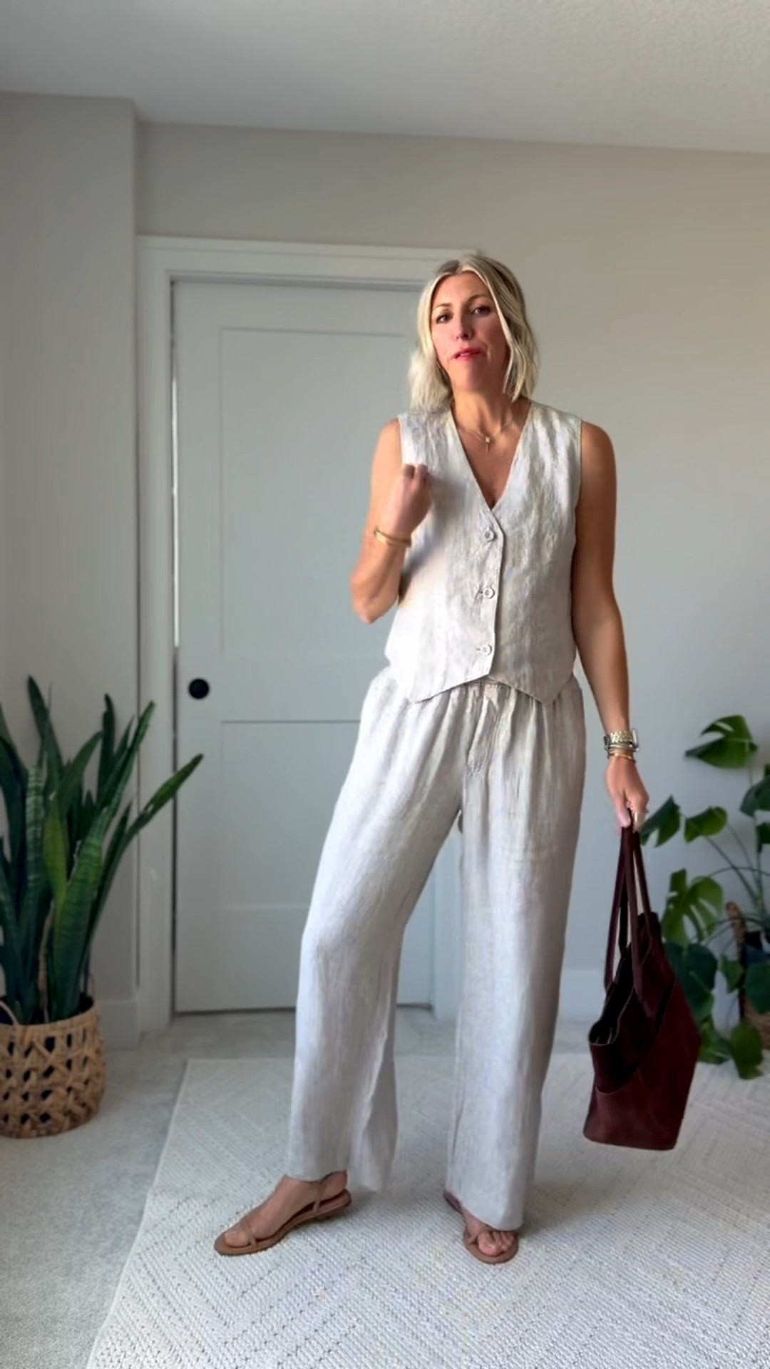 The best looks for the summer heat - a matching linen set. An amazing summer staple🤍

#LTKootd #LTKSeasonal #LTKOver40