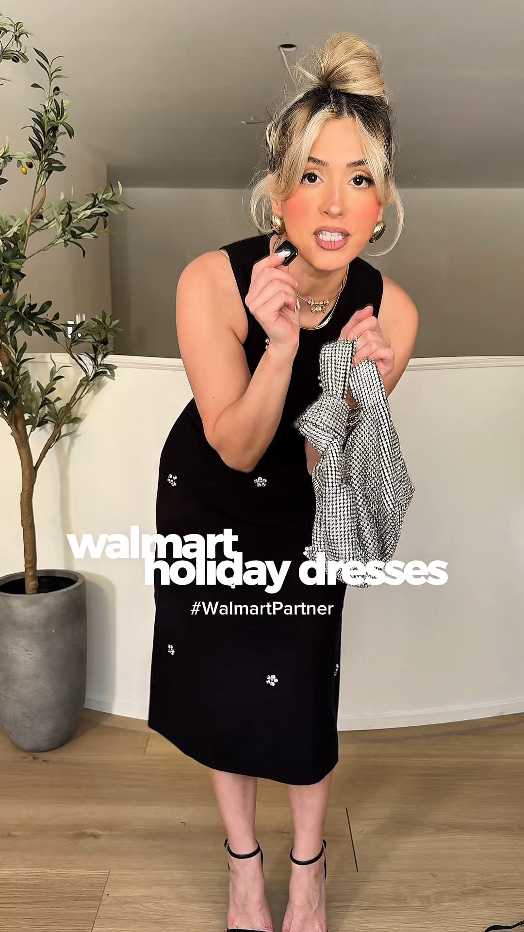 @walmart Holiday dresses UNDER $30👌🏼✨😍 #WalmartPartner 
#WalmartStyle
@WalmartStyle

Wearing XS in all of them! 

#LTKFindsUnder50 #LTKHoliday #LTKStyleTip