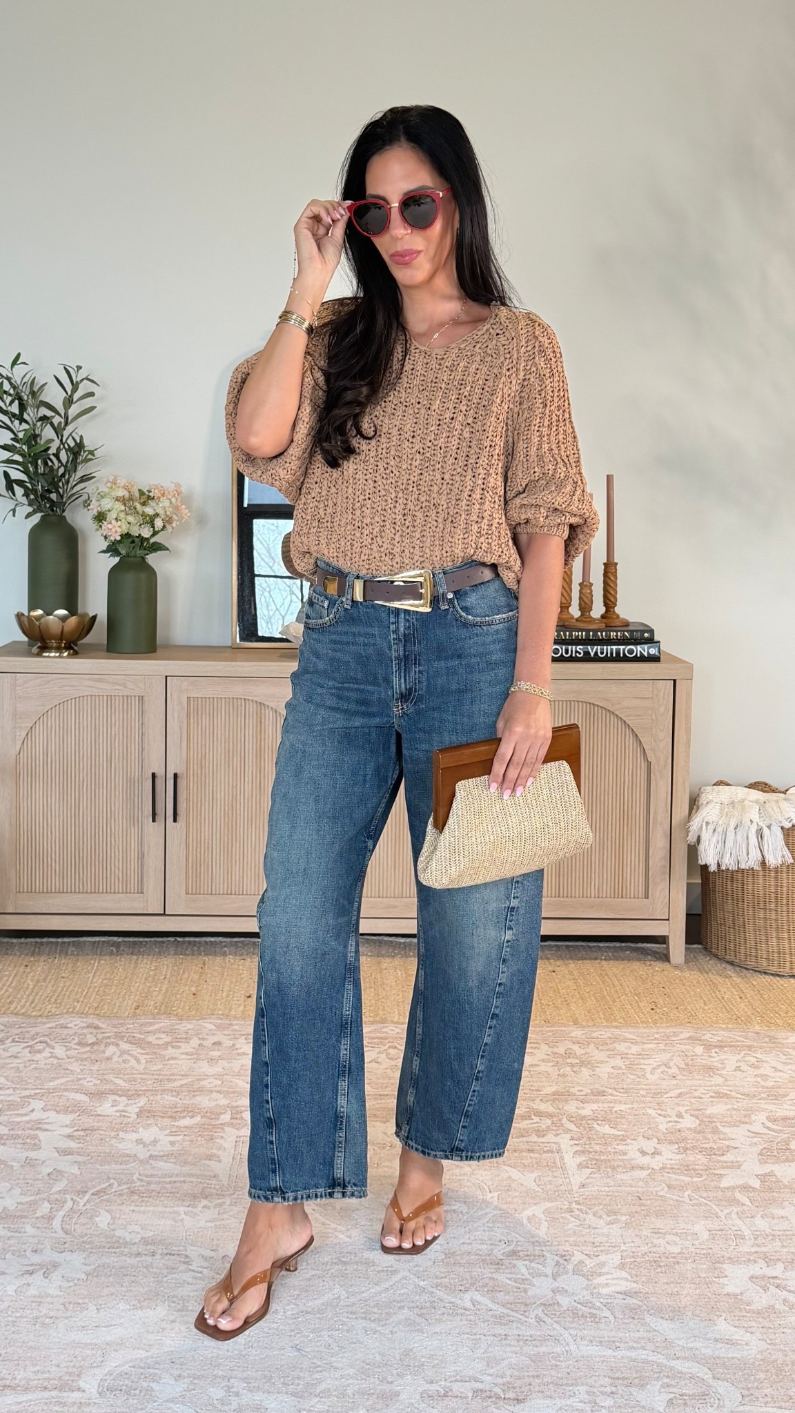 @Zara  barrel-leg denim that look and feel just like the $280 mother jeans 
Wearing size 26 (size down) 
Sweater - small and very lightweight 
@ANEA HILL ANEA HILL sunglasses 