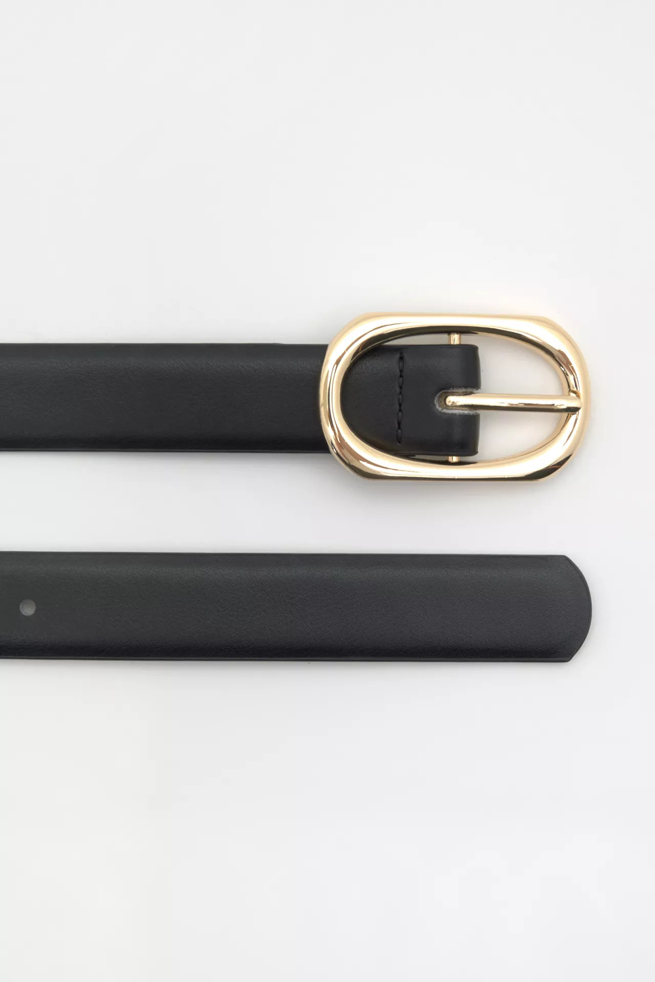 Black belt with retro buckle | PULL and BEAR UK