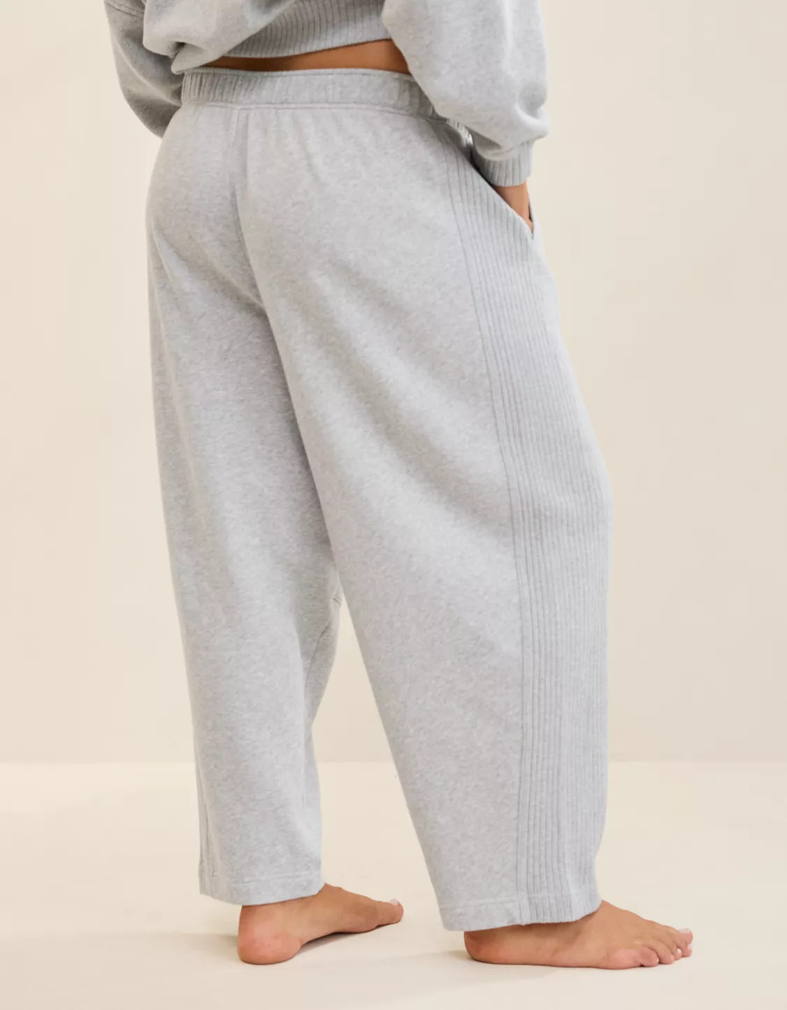 Aerie Oh Snap! Barrel Sweatpant | Aerie