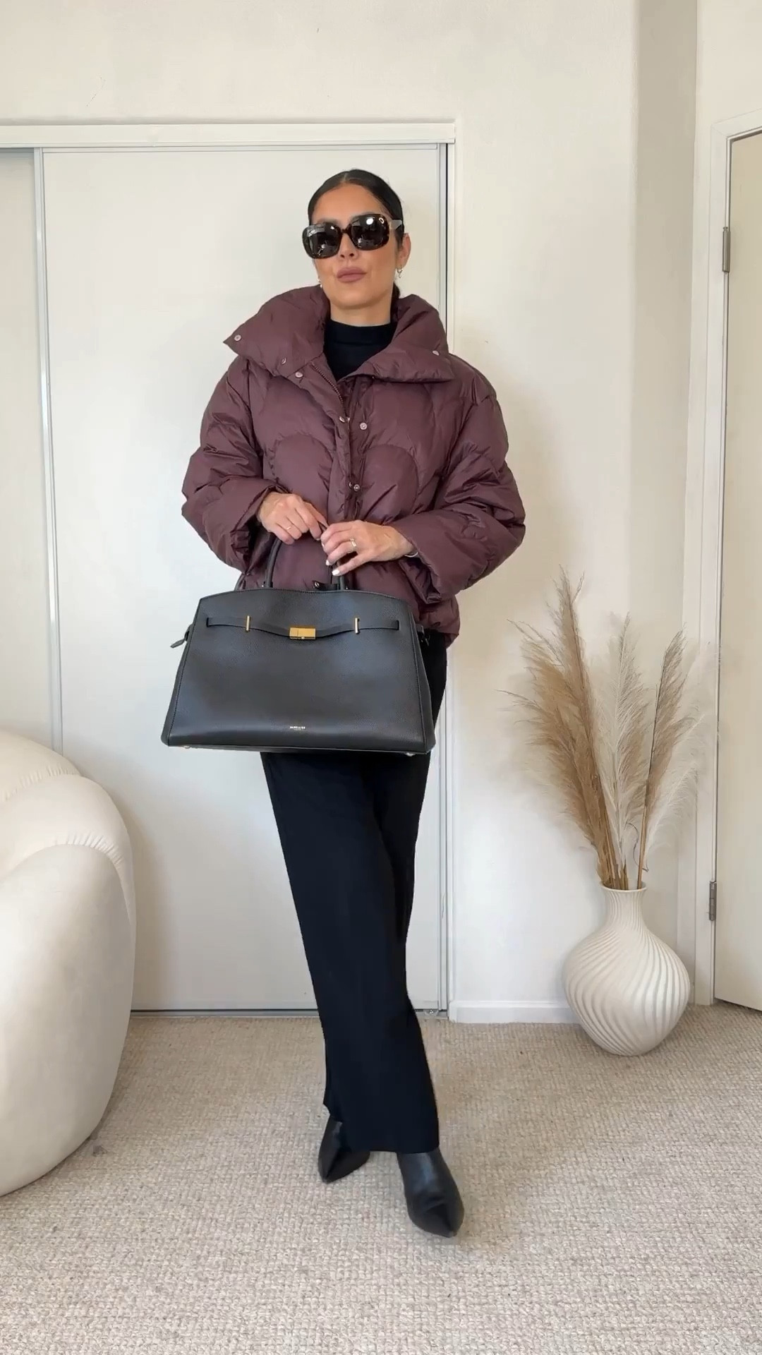 POV: You just unlocked the cheat code to an elevated fall capsule wardrobe 🍂✨
From the scarf wool coat that screams effortless chic, to the faux leather blazer serving power energy, these are the 7 must-have fall staples you’ll wear on repeat:
1️⃣ Scarf wool coat 🤍
2️⃣ Faux leather blazer 🖤
3️⃣ Grey wool blazer 🩶
4️⃣ Light brown wool blazer ☕️
5️⃣ Alpaca blend cardigan 🧸
6️⃣ Burgundy puffer jacket 🍷
7️⃣ Puffy jacket layered with a knit vest 🧥

Minimal. Elevated. Timeless. Every piece = a closet upgrade you’ll thank yourself for later 👏
Which one are you claiming first? 👇

#FallCapsuleWardrobe #ElevatedStyle #MinimalChic #falloutfits